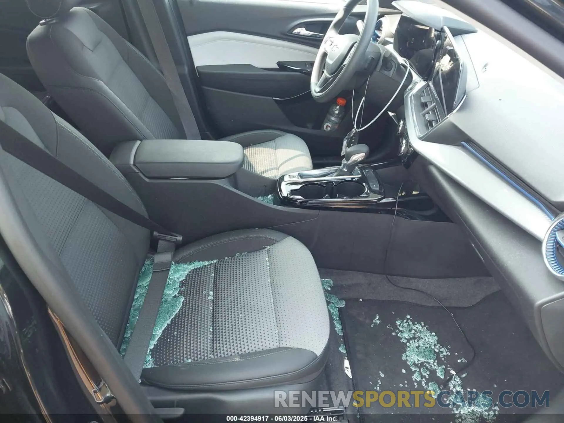 5 Photograph of a damaged car KL77LHEP3SC179577 CHEVROLET TRAX 2025