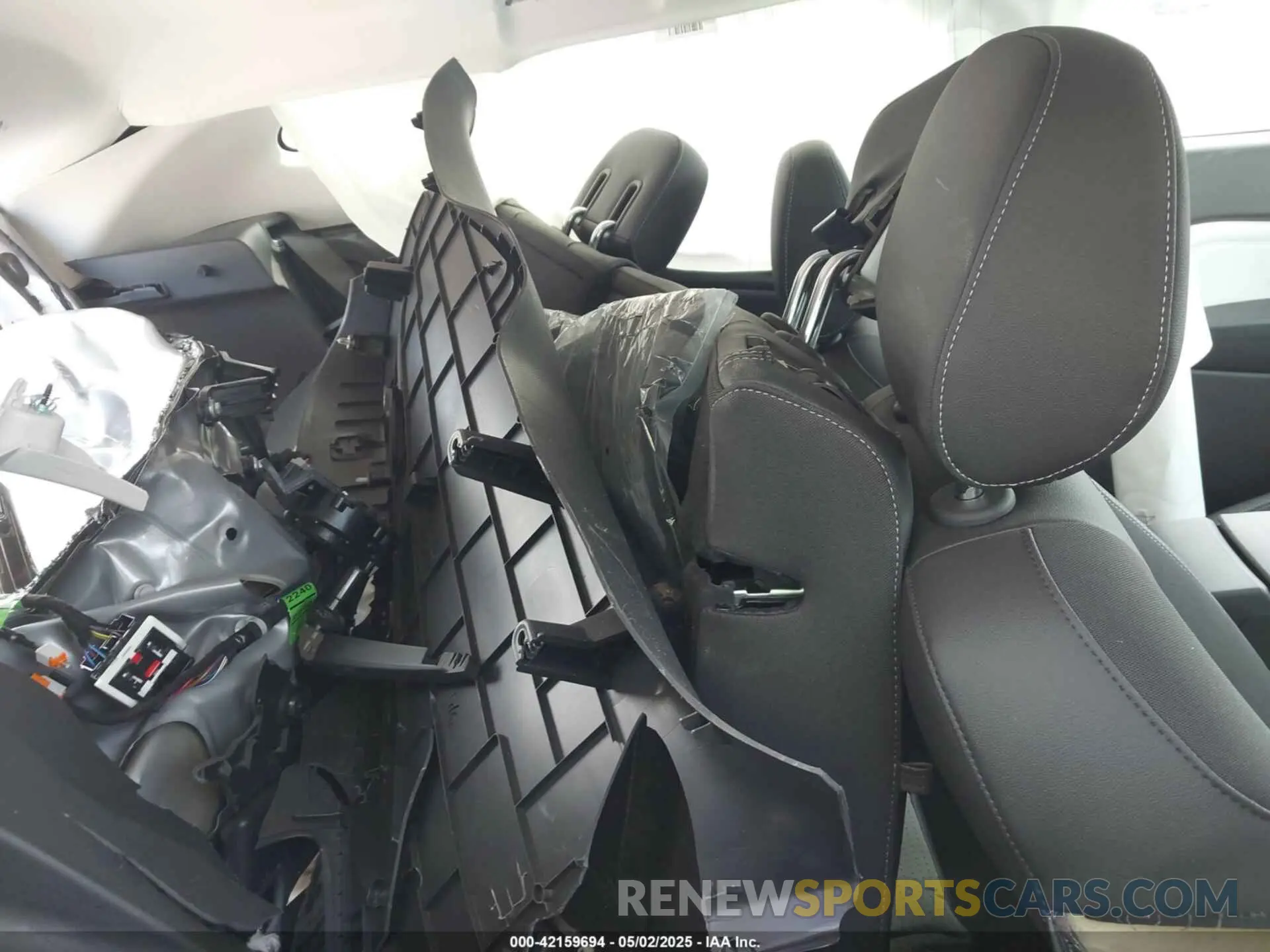 8 Photograph of a damaged car KL77LHEP3SC220497 CHEVROLET TRAX 2025