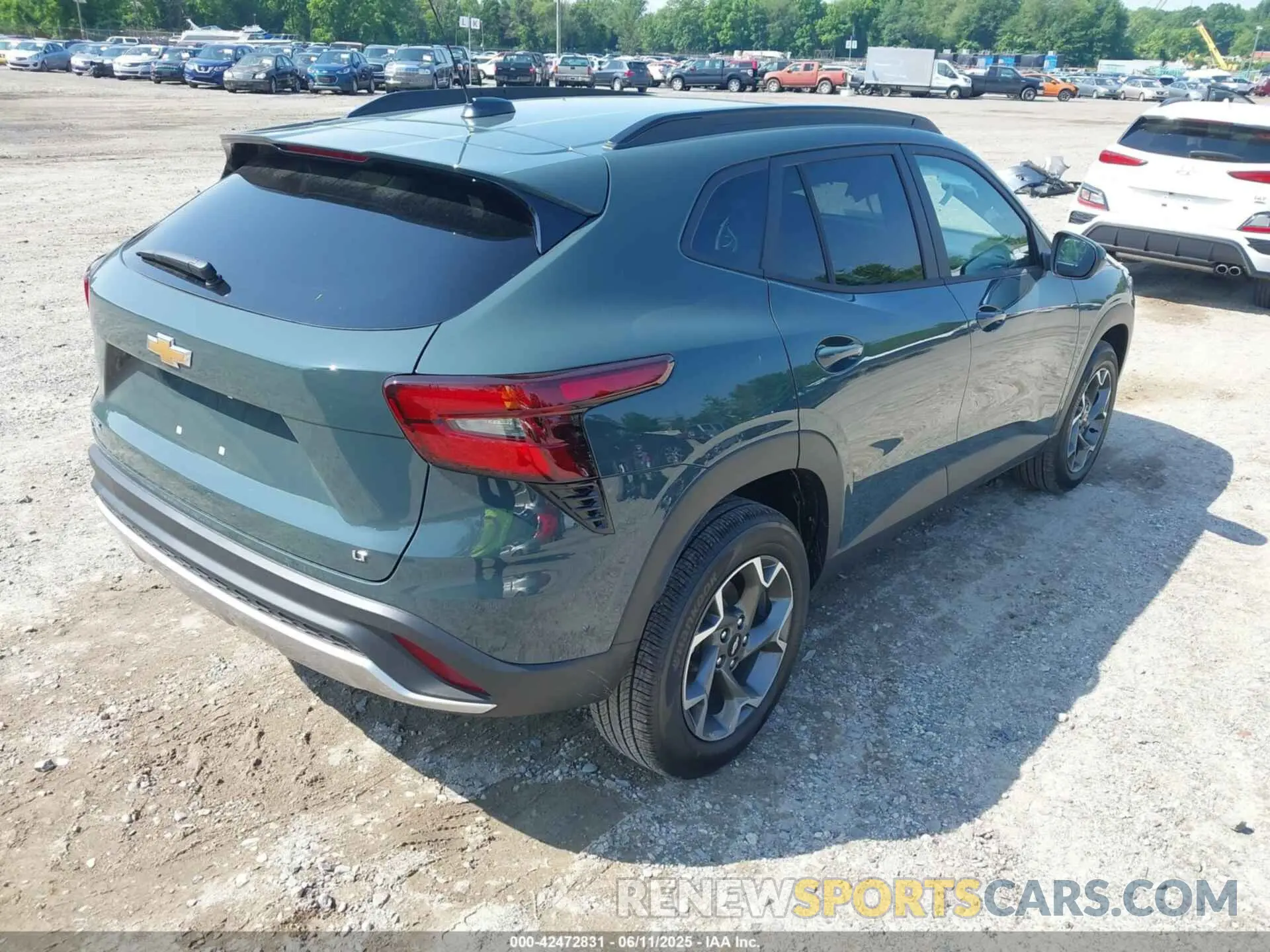 4 Photograph of a damaged car KL77LHEP3SC265083 CHEVROLET TRAX 2025