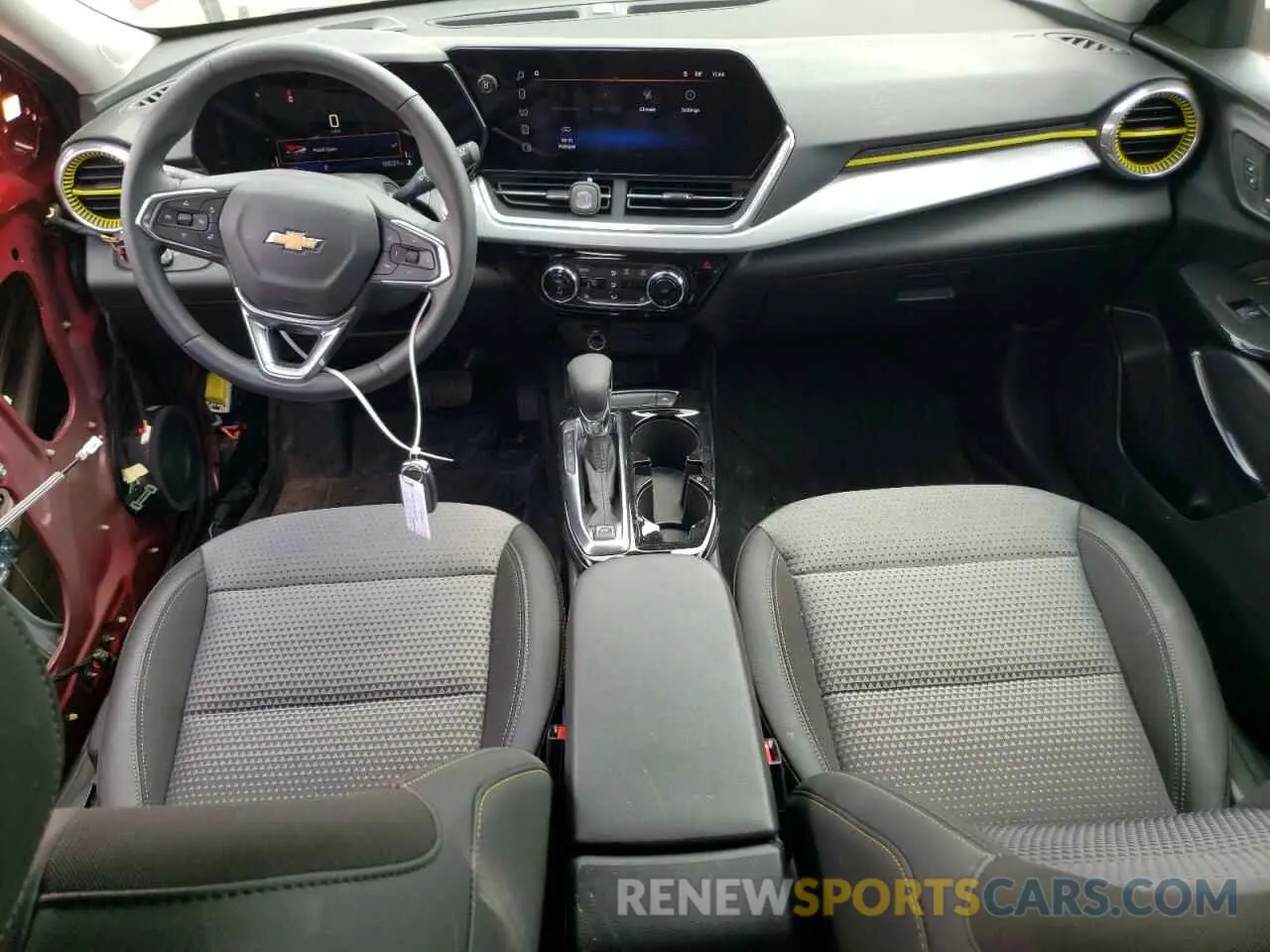 8 Photograph of a damaged car KL77LHEP4SC004917 CHEVROLET TRAX 2025