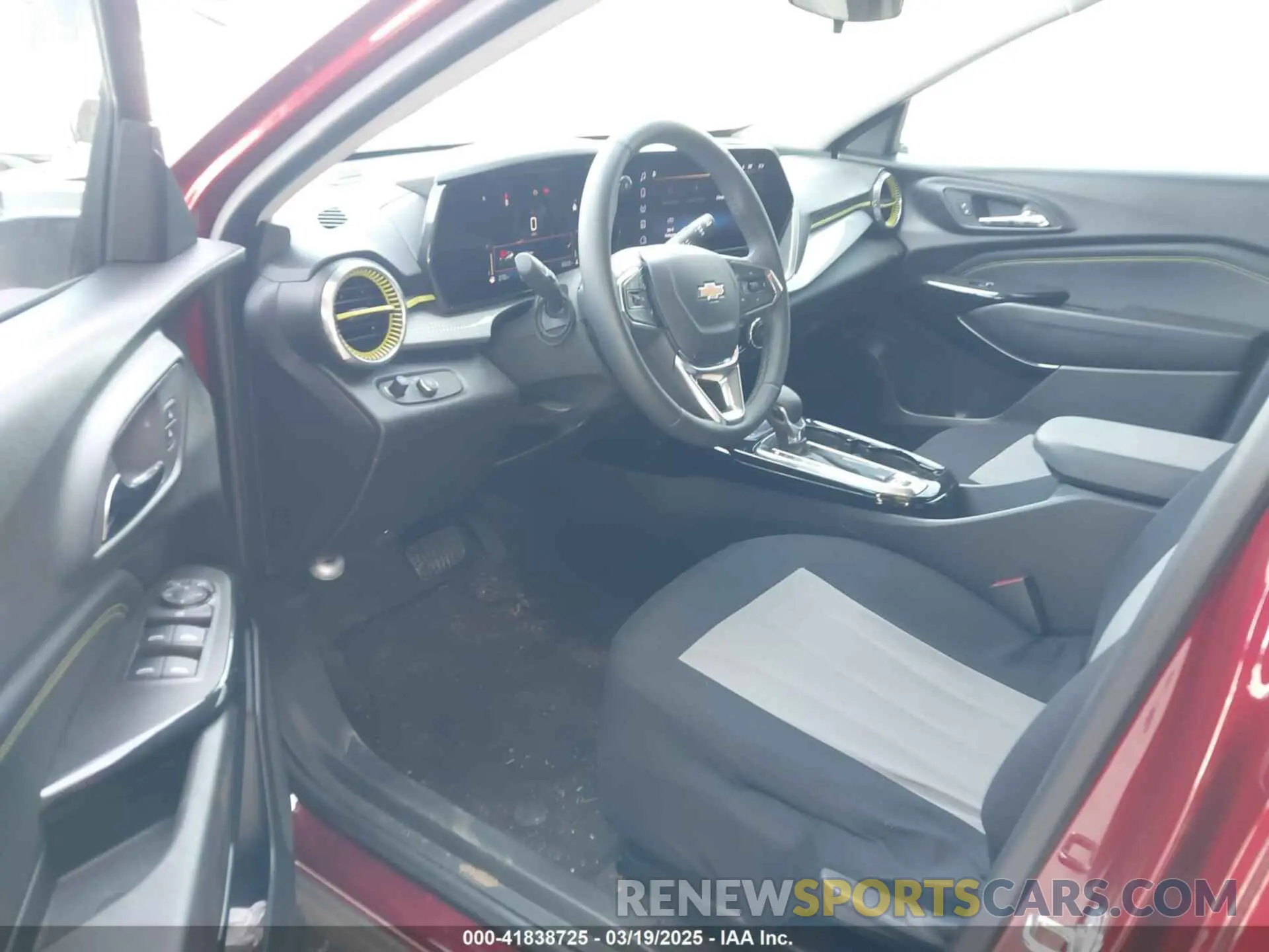 5 Photograph of a damaged car KL77LHEP4SC025590 CHEVROLET TRAX 2025
