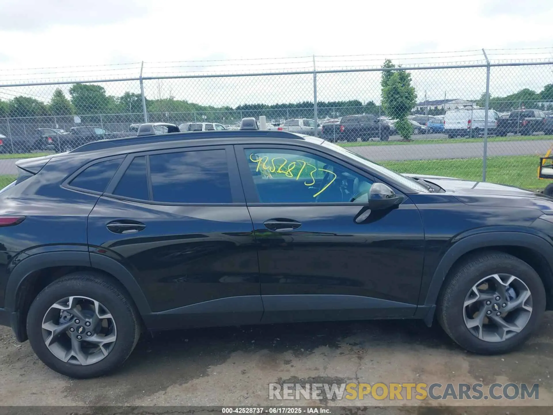 13 Photograph of a damaged car KL77LHEP4SC049470 CHEVROLET TRAX 2025