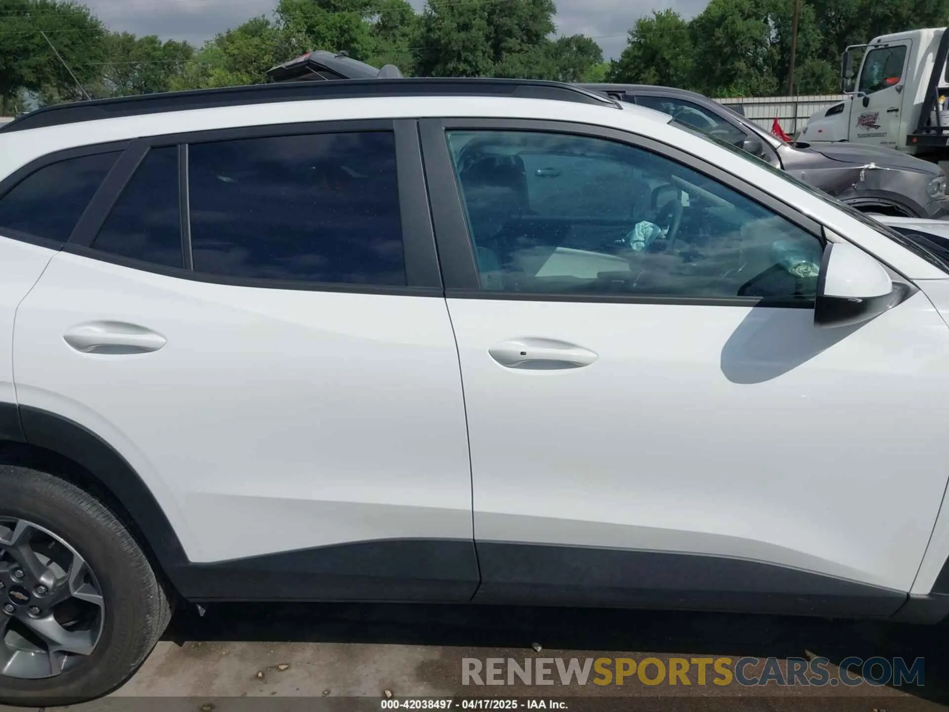 13 Photograph of a damaged car KL77LHEP4SC083506 CHEVROLET TRAX 2025