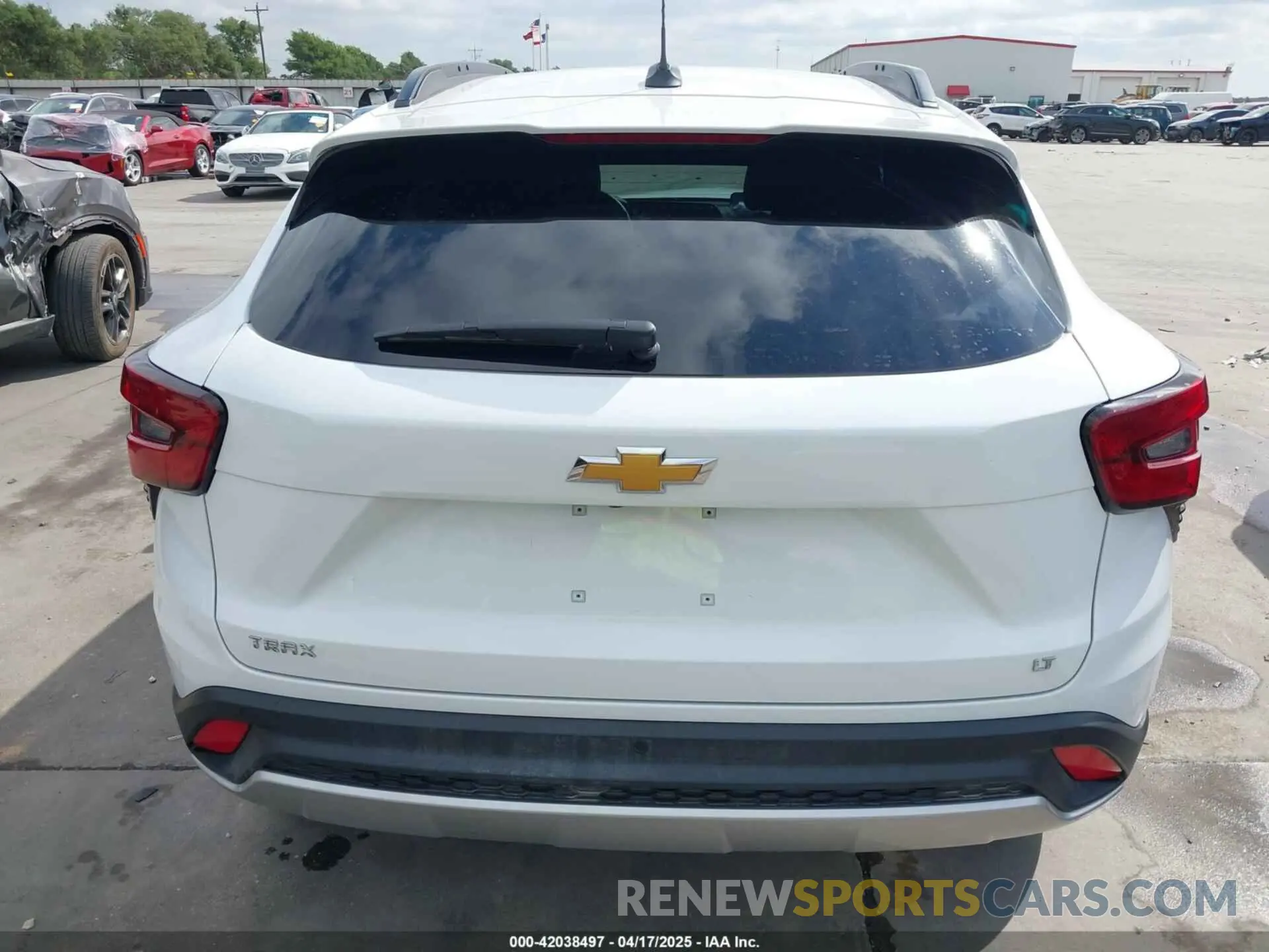 16 Photograph of a damaged car KL77LHEP4SC083506 CHEVROLET TRAX 2025