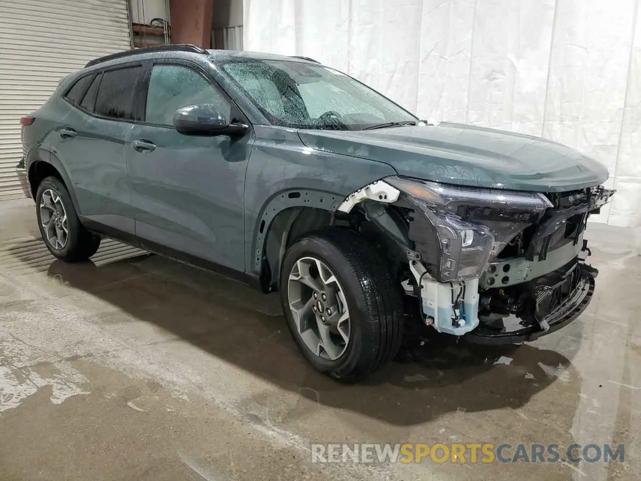 4 Photograph of a damaged car KL77LHEP4SC085059 CHEVROLET TRAX 2025