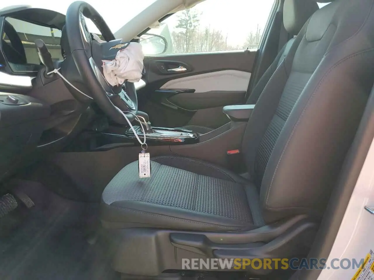 7 Photograph of a damaged car KL77LHEP4SC141064 CHEVROLET TRAX 2025