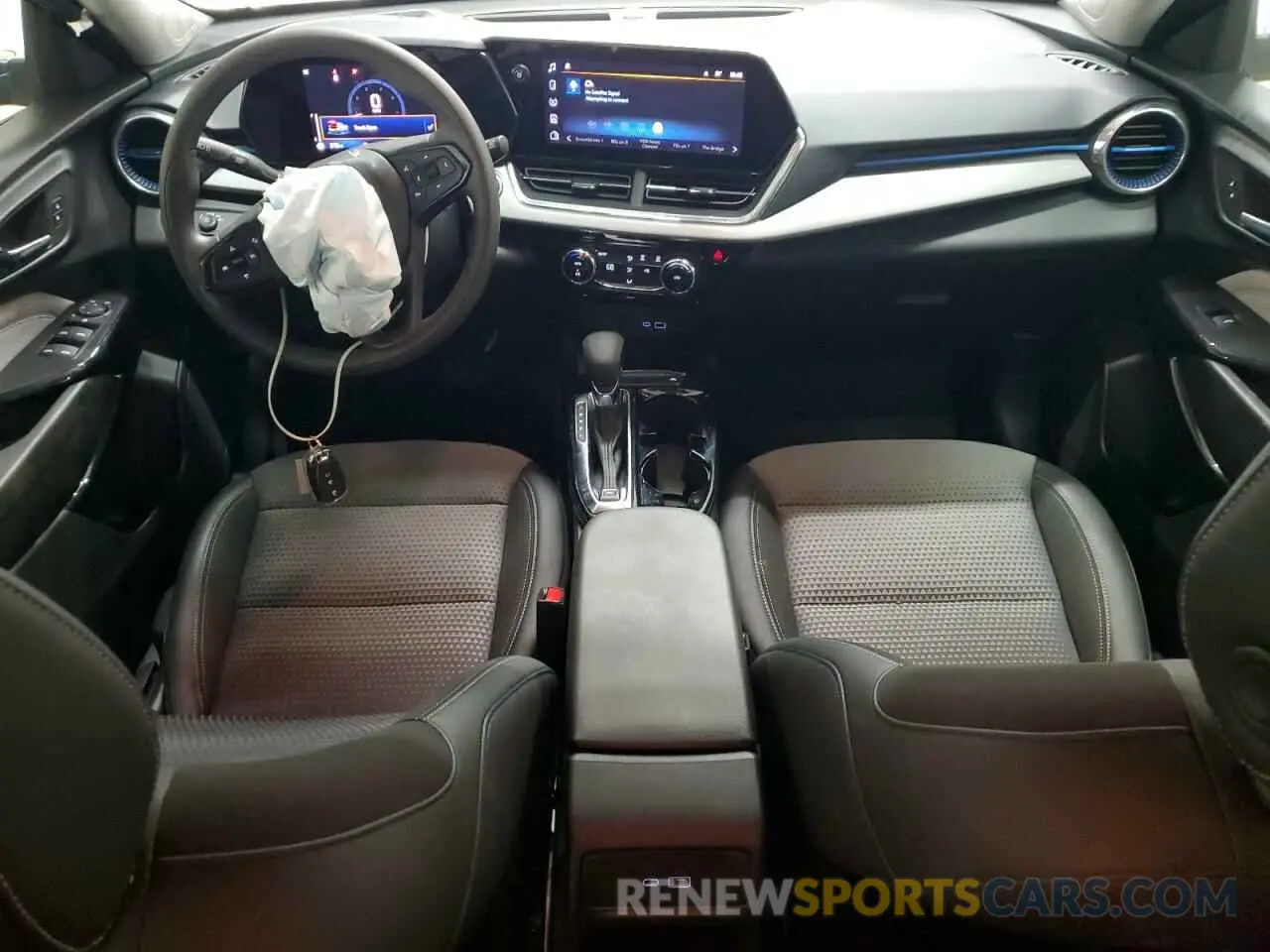 8 Photograph of a damaged car KL77LHEP4SC167423 CHEVROLET TRAX 2025