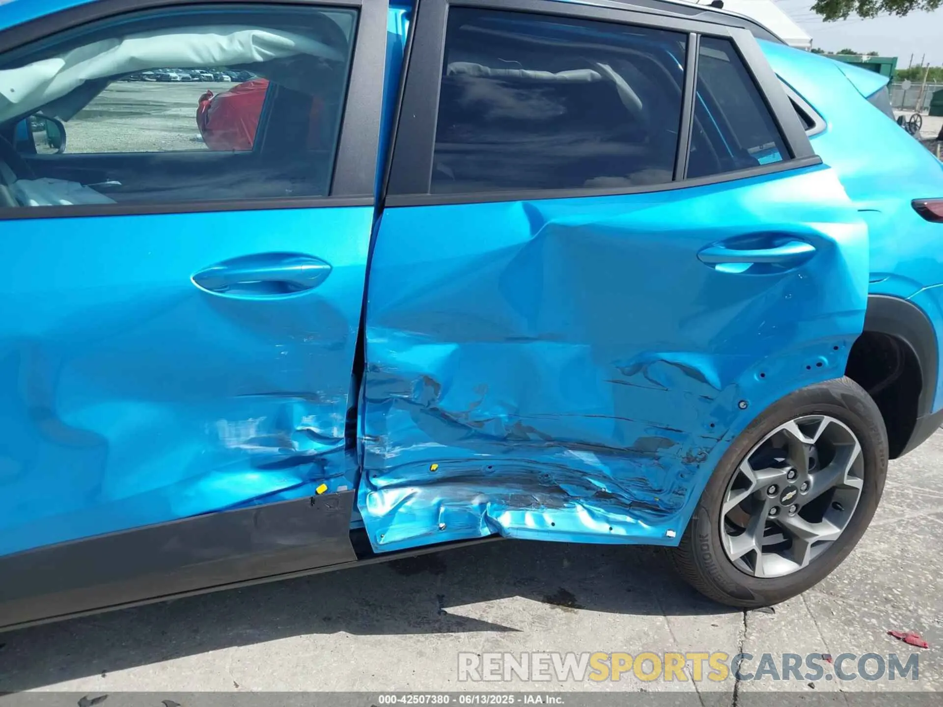 6 Photograph of a damaged car KL77LHEP4SC203207 CHEVROLET TRAX 2025