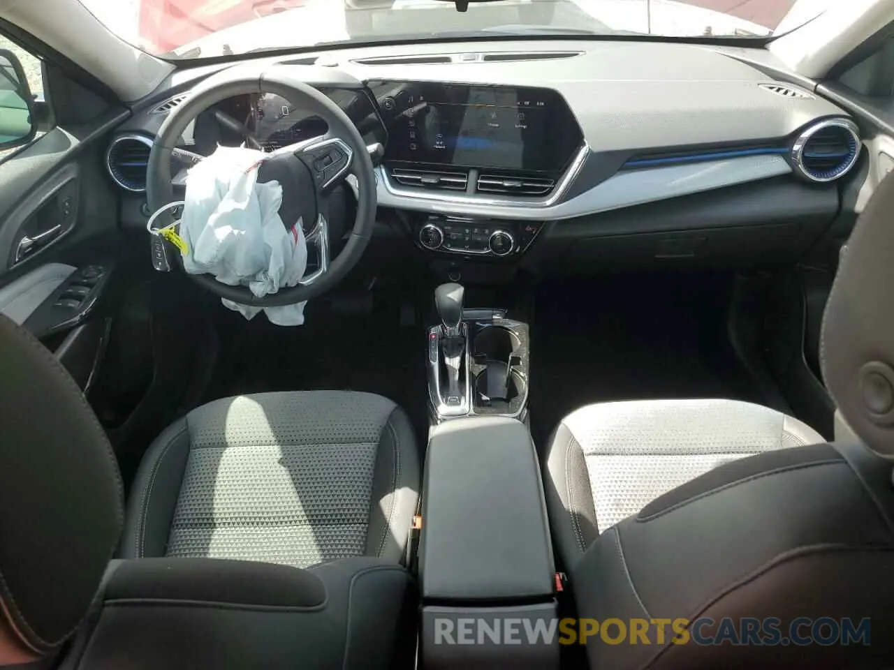 8 Photograph of a damaged car KL77LHEP4SC211064 CHEVROLET TRAX 2025