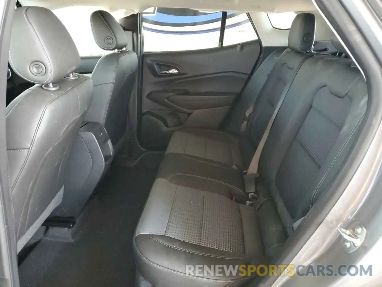 10 Photograph of a damaged car KL77LHEP4SC239561 CHEVROLET TRAX 2025