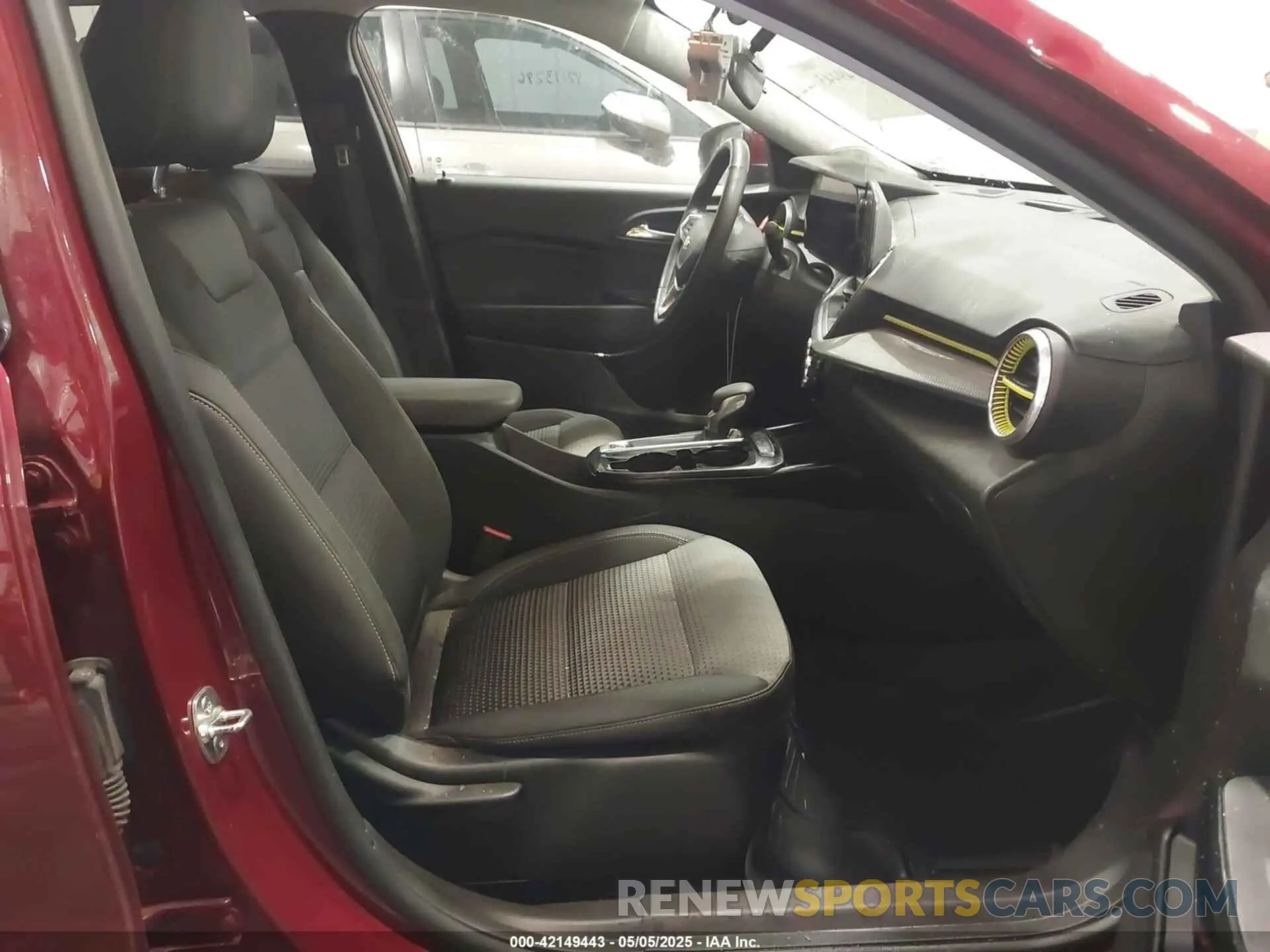 5 Photograph of a damaged car KL77LHEP5SC006868 CHEVROLET TRAX 2025