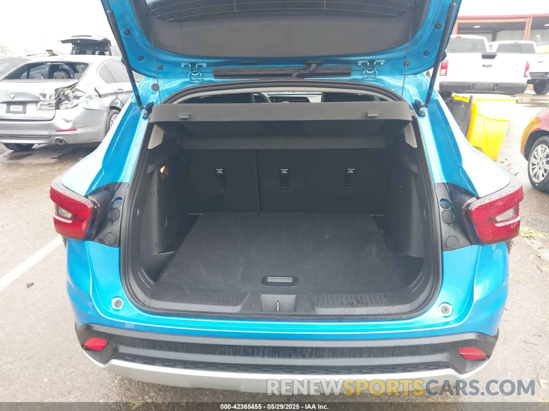 17 Photograph of a damaged car KL77LHEP5SC108803 CHEVROLET TRAX 2025