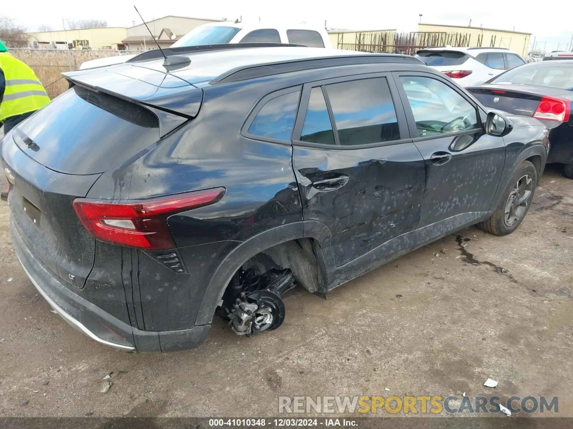 4 Photograph of a damaged car KL77LHEP5SC122099 CHEVROLET TRAX 2025