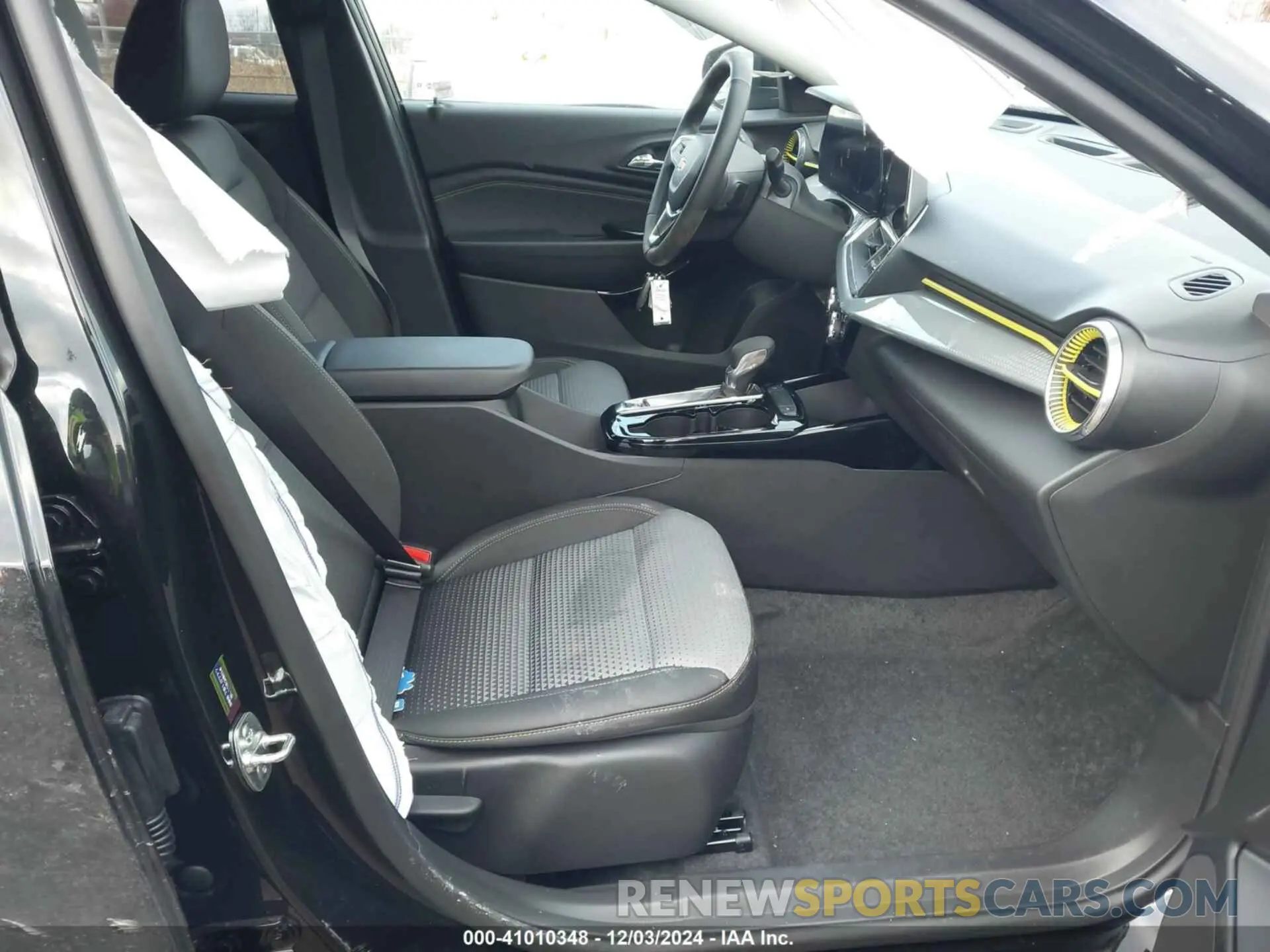 5 Photograph of a damaged car KL77LHEP5SC122099 CHEVROLET TRAX 2025