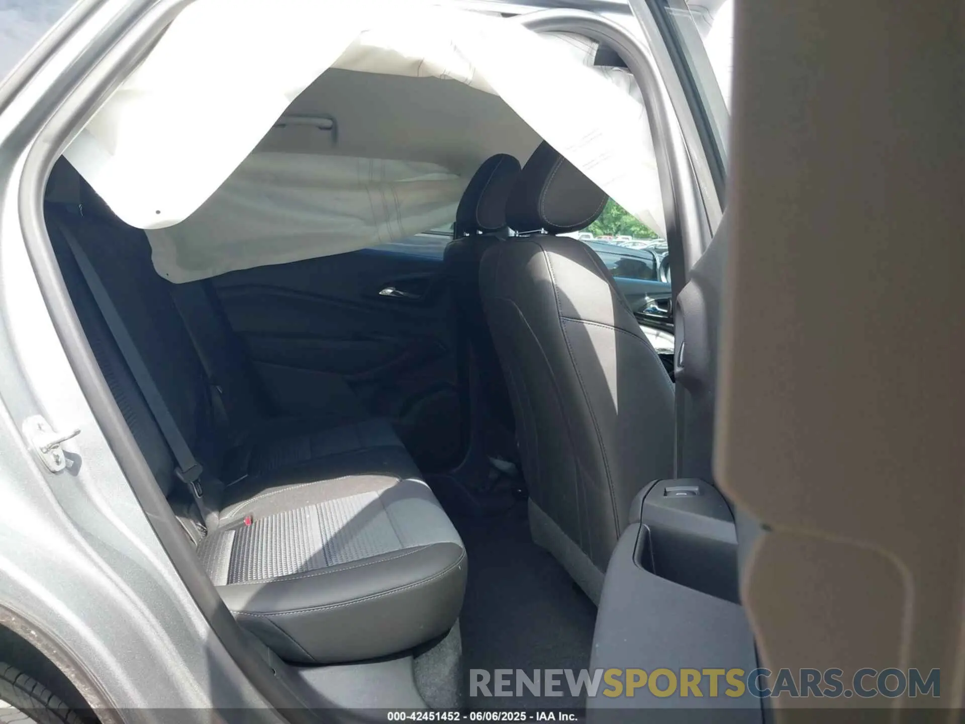 8 Photograph of a damaged car KL77LHEP5SC178625 CHEVROLET TRAX 2025