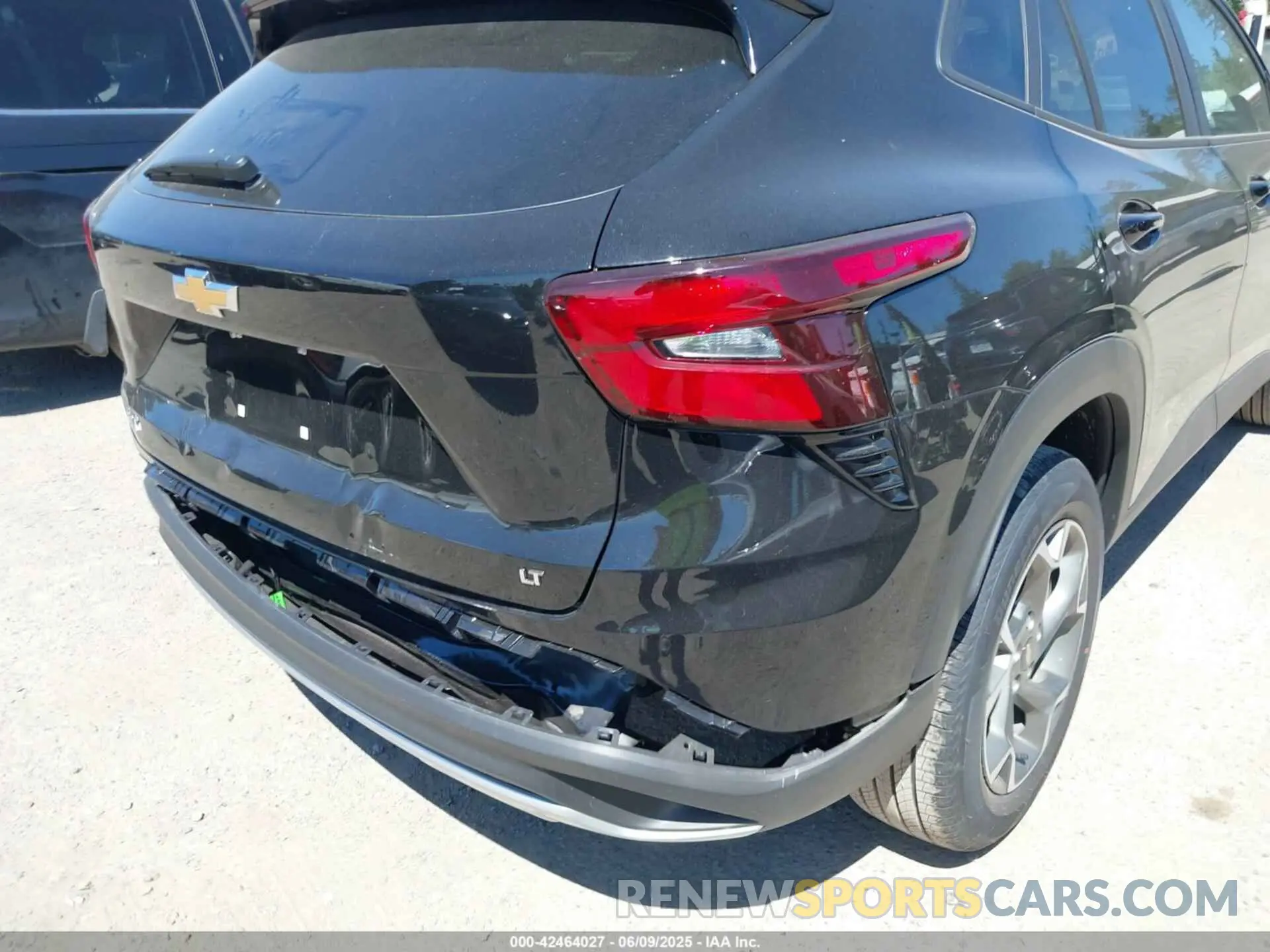 17 Photograph of a damaged car KL77LHEP5SC230688 CHEVROLET TRAX 2025