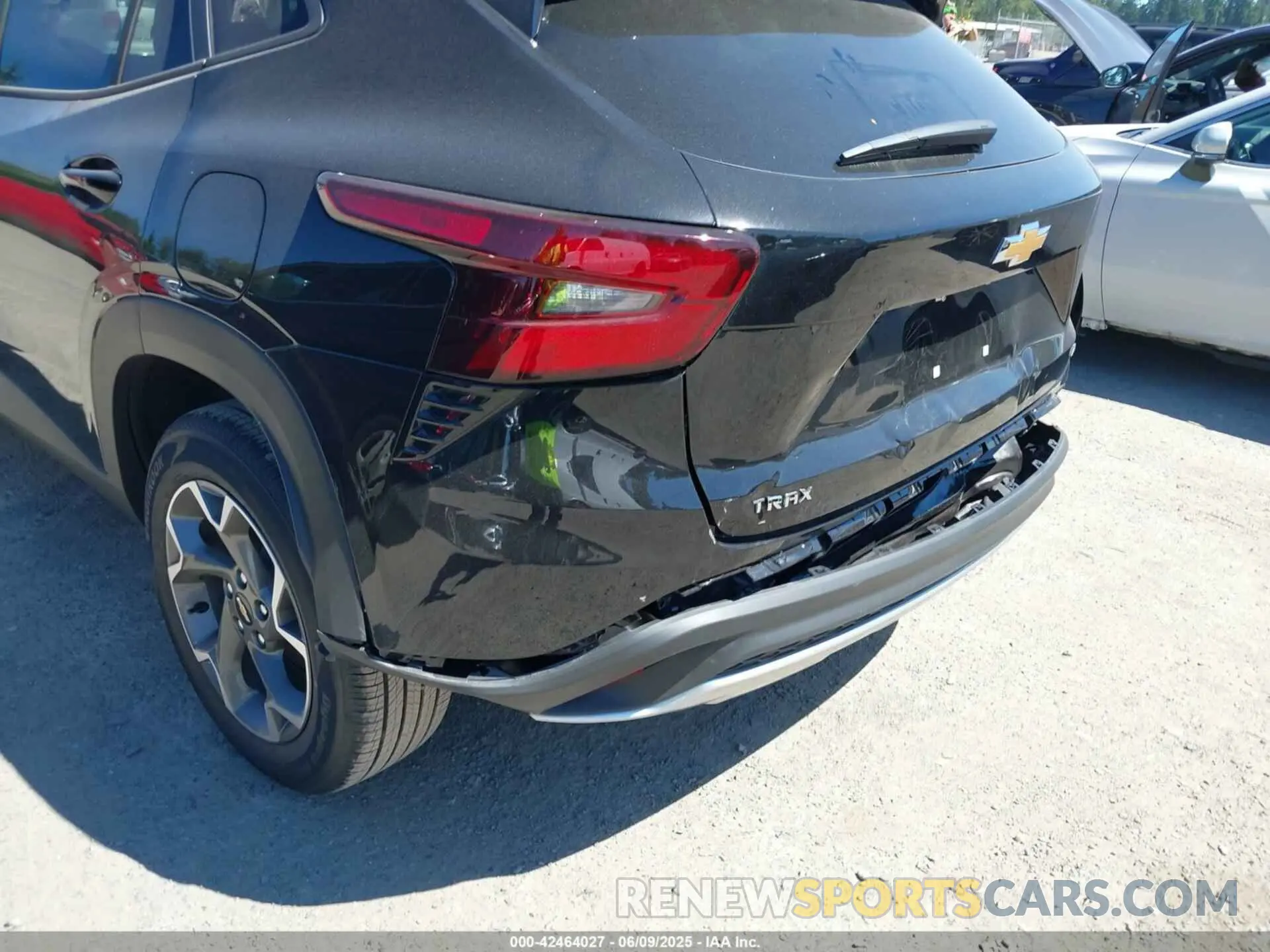 18 Photograph of a damaged car KL77LHEP5SC230688 CHEVROLET TRAX 2025