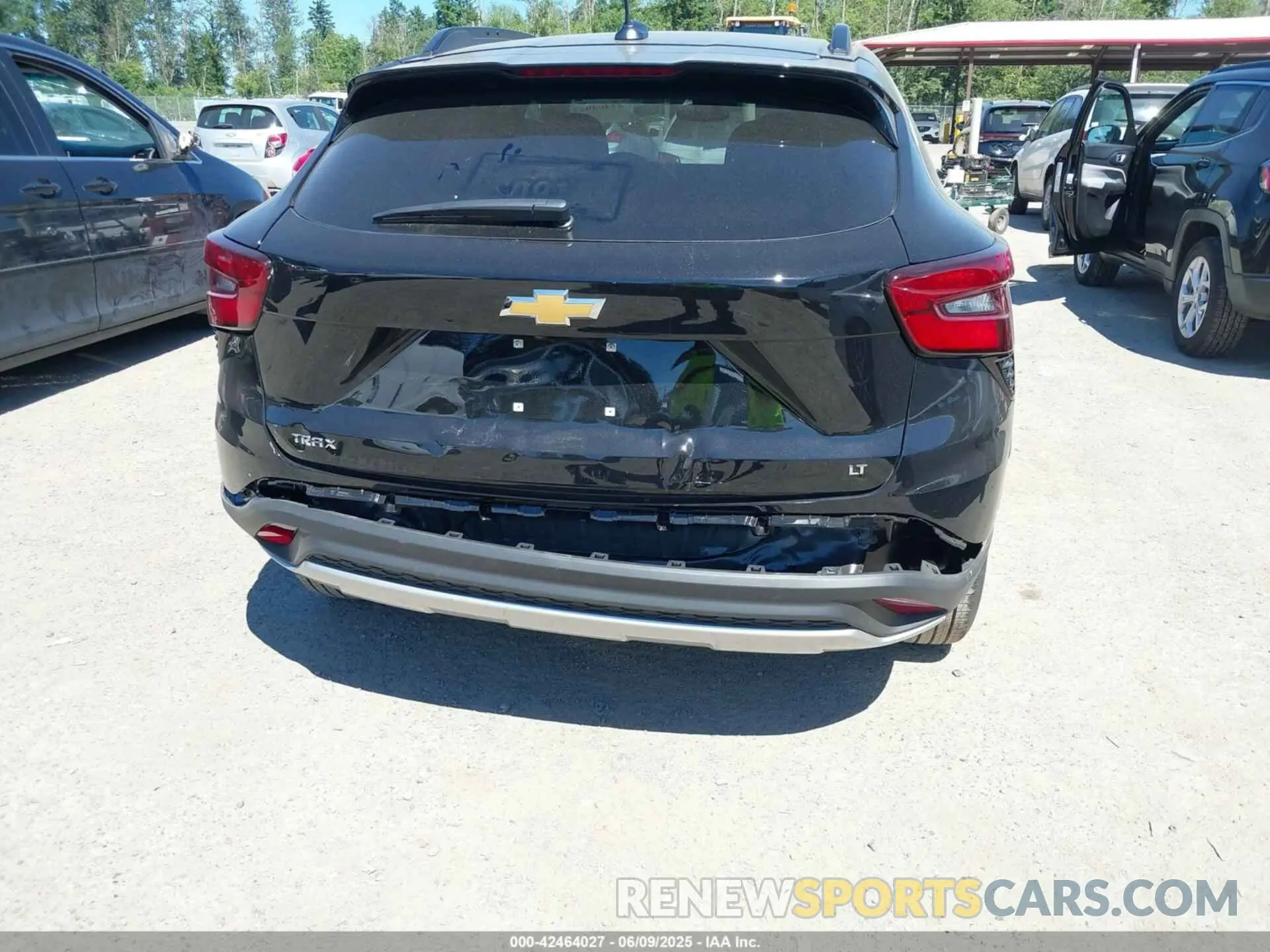 6 Photograph of a damaged car KL77LHEP5SC230688 CHEVROLET TRAX 2025