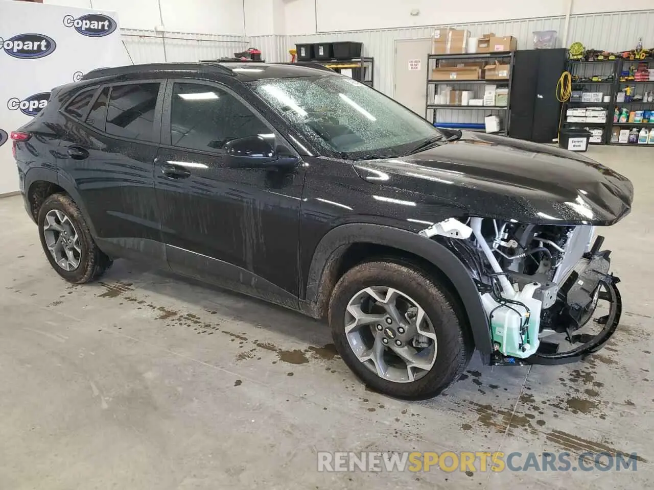 4 Photograph of a damaged car KL77LHEP6SC017877 CHEVROLET TRAX 2025