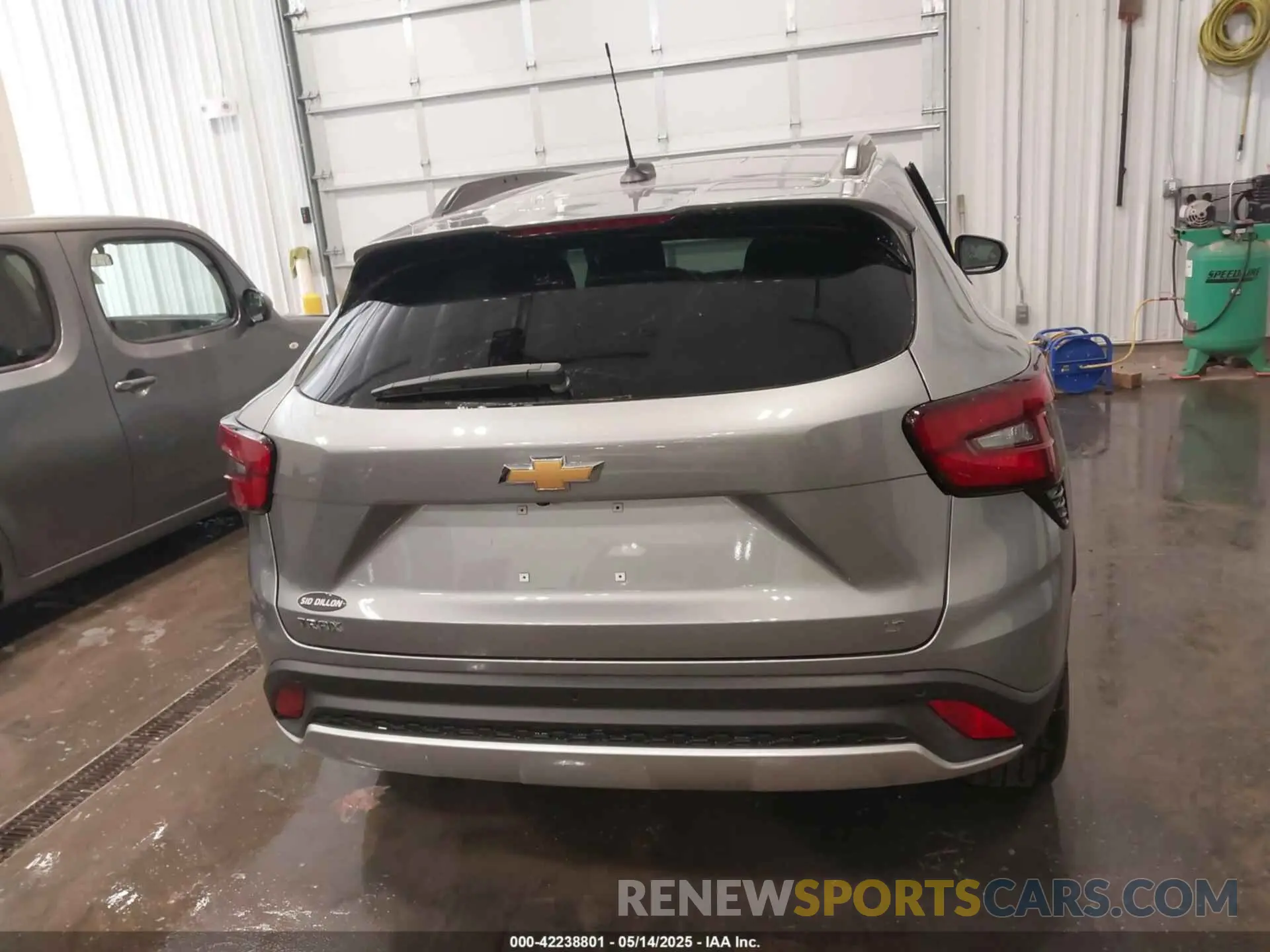 17 Photograph of a damaged car KL77LHEP6SC035103 CHEVROLET TRAX 2025