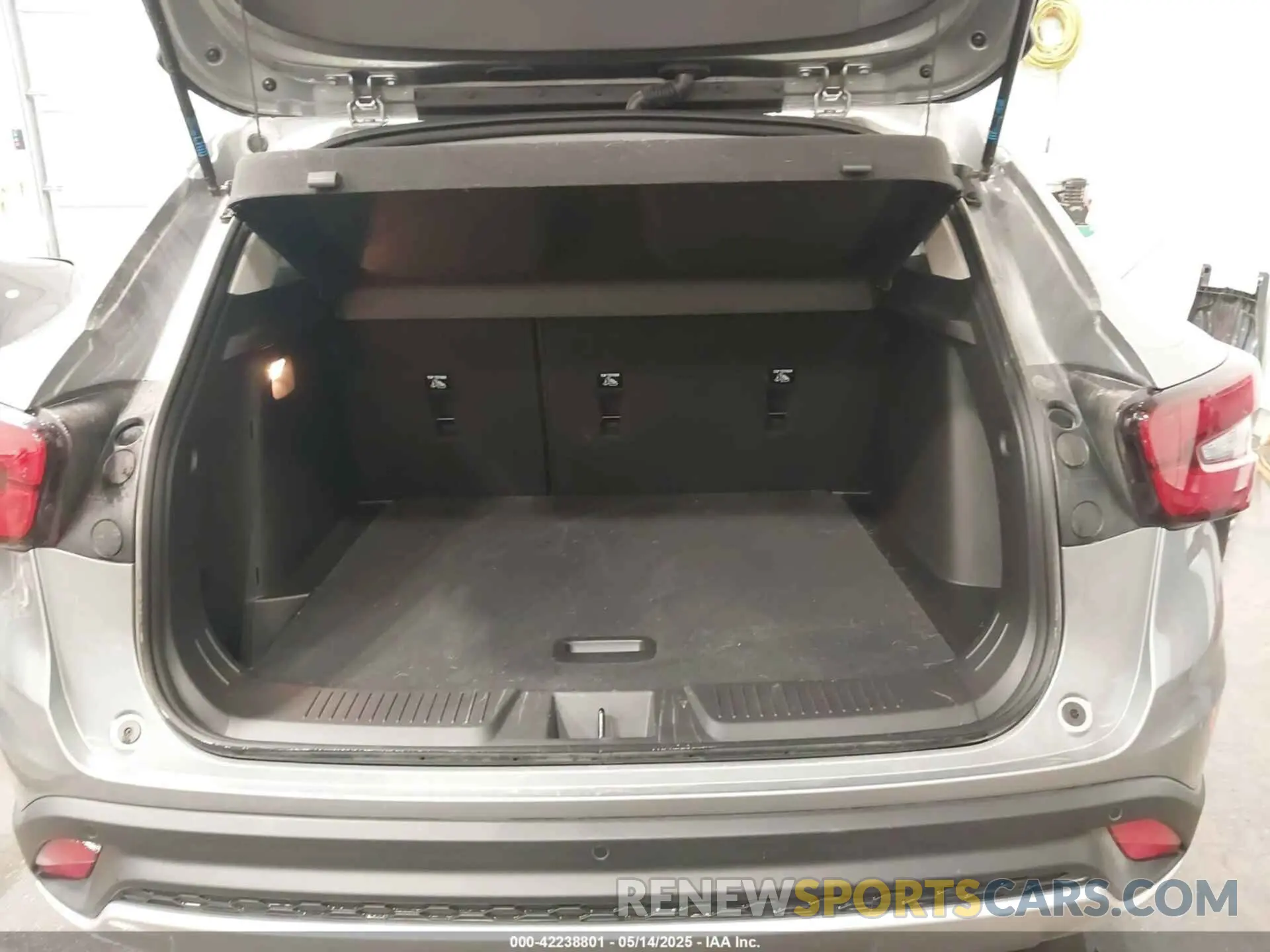 18 Photograph of a damaged car KL77LHEP6SC035103 CHEVROLET TRAX 2025