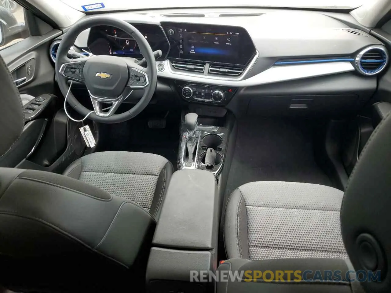 8 Photograph of a damaged car KL77LHEP6SC072782 CHEVROLET TRAX 2025