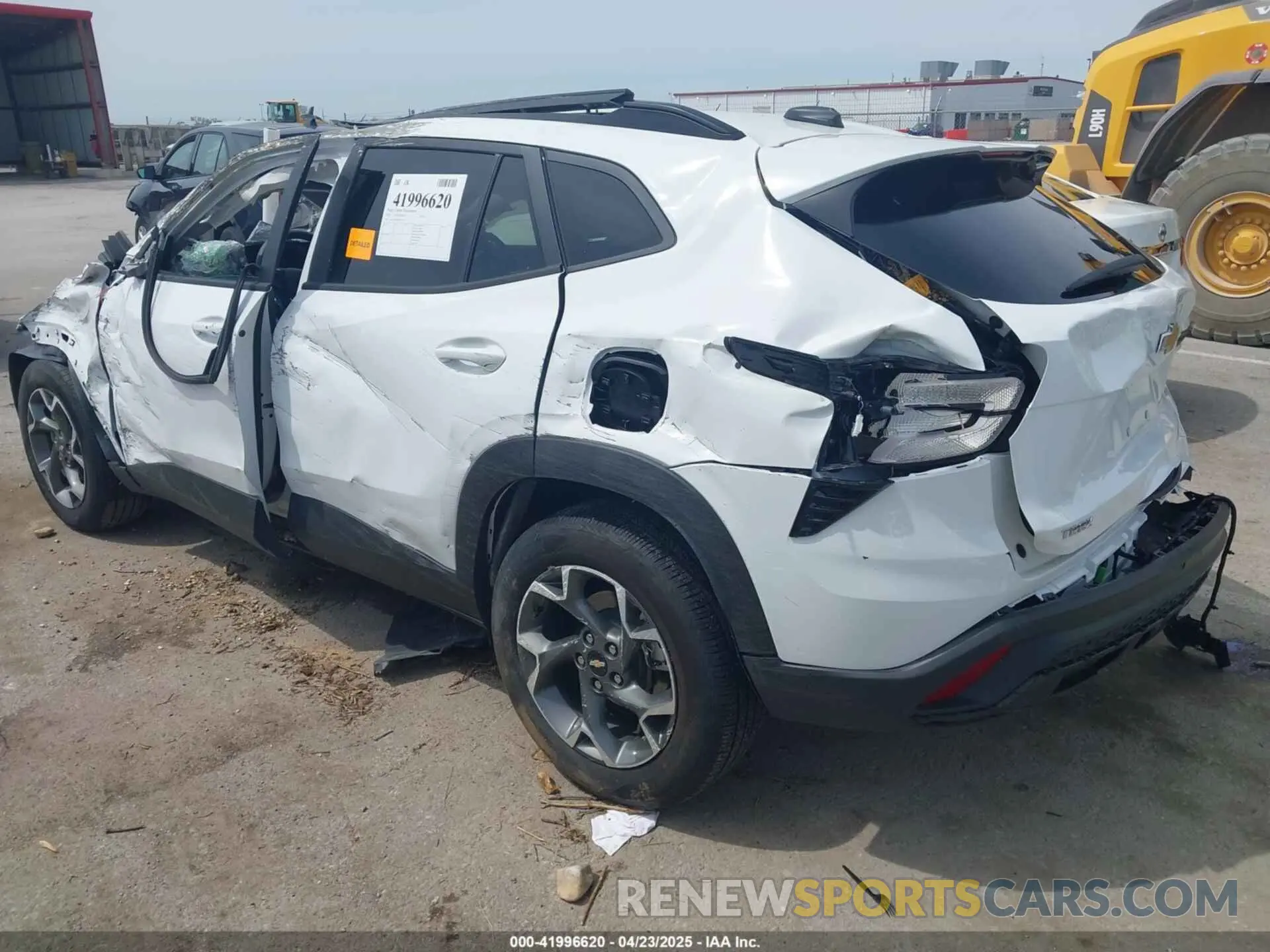 3 Photograph of a damaged car KL77LHEP6SC081711 CHEVROLET TRAX 2025