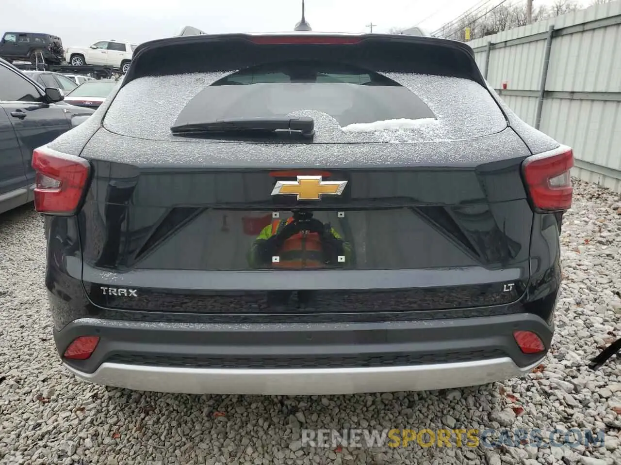 6 Photograph of a damaged car KL77LHEP6SC085676 CHEVROLET TRAX 2025