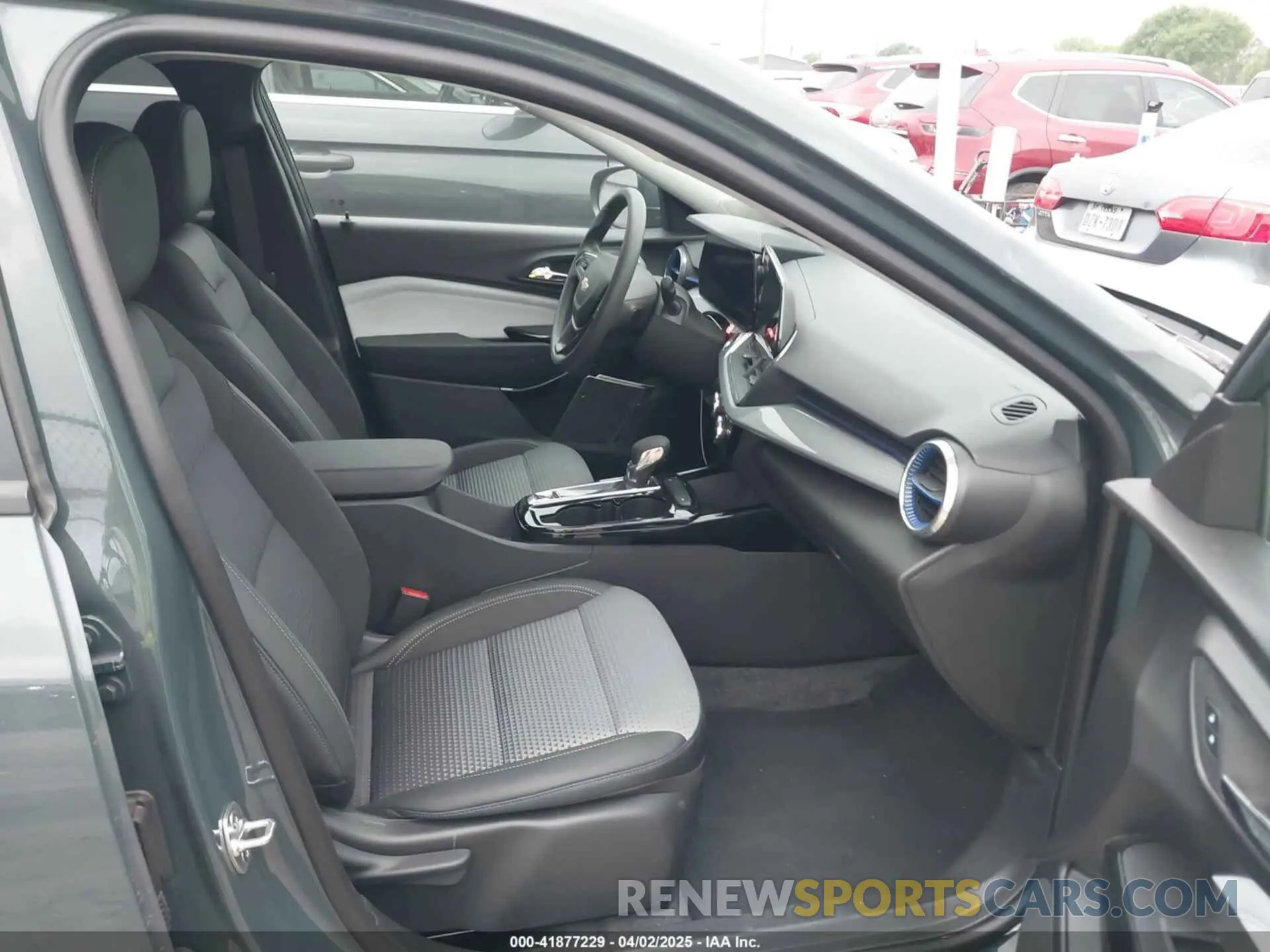 5 Photograph of a damaged car KL77LHEP6SC169609 CHEVROLET TRAX 2025