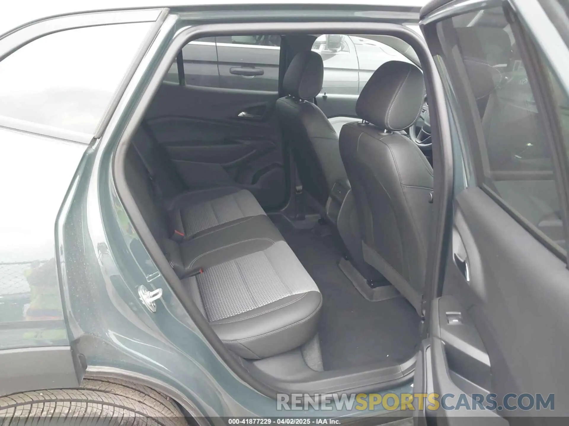 8 Photograph of a damaged car KL77LHEP6SC169609 CHEVROLET TRAX 2025