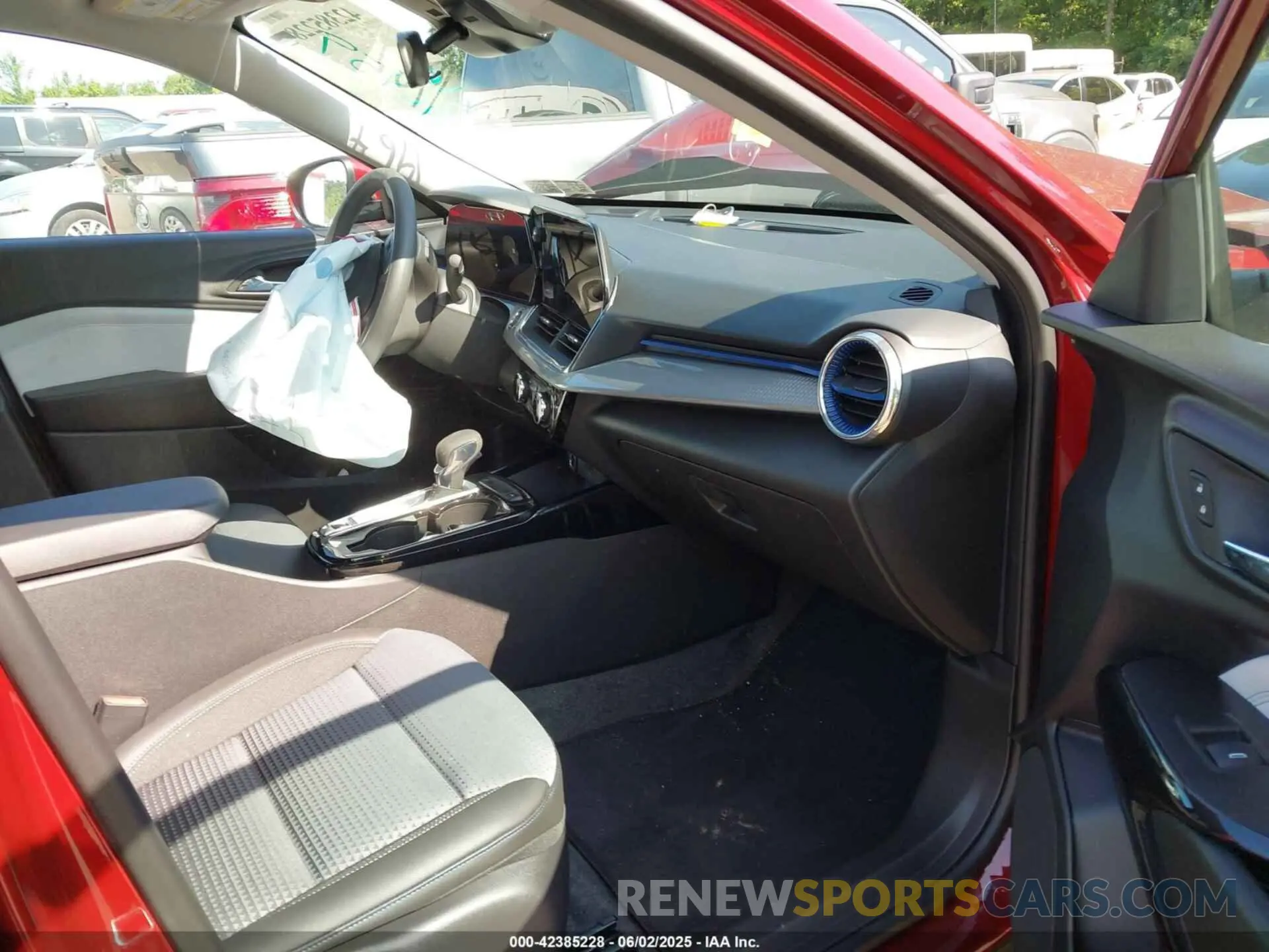 5 Photograph of a damaged car KL77LHEP6SC173577 CHEVROLET TRAX 2025