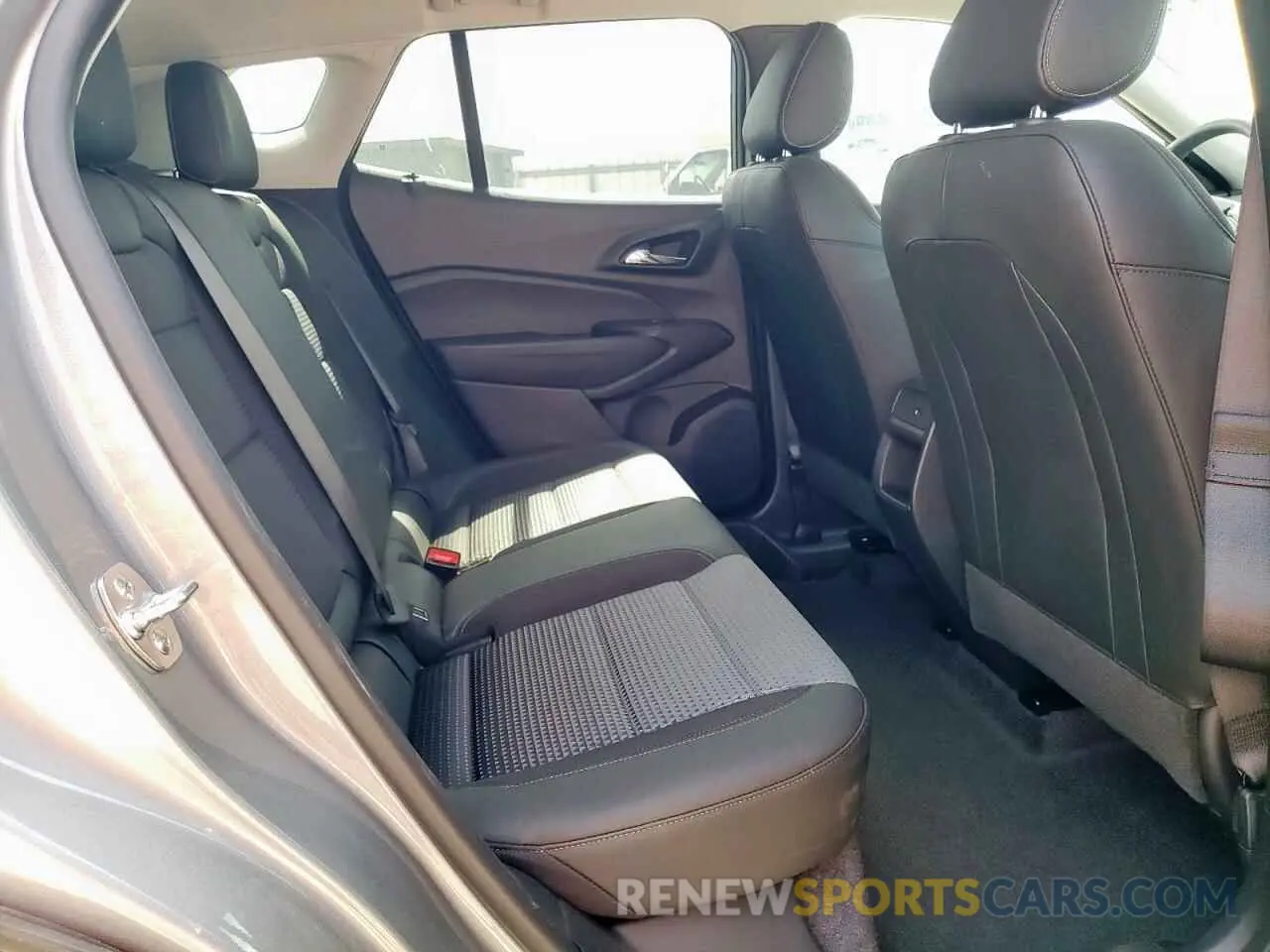 11 Photograph of a damaged car KL77LHEP6SC226875 CHEVROLET TRAX 2025