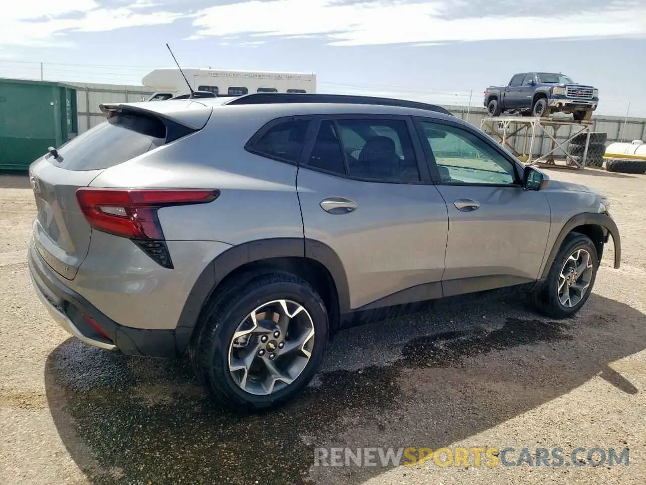 3 Photograph of a damaged car KL77LHEP6SC226875 CHEVROLET TRAX 2025
