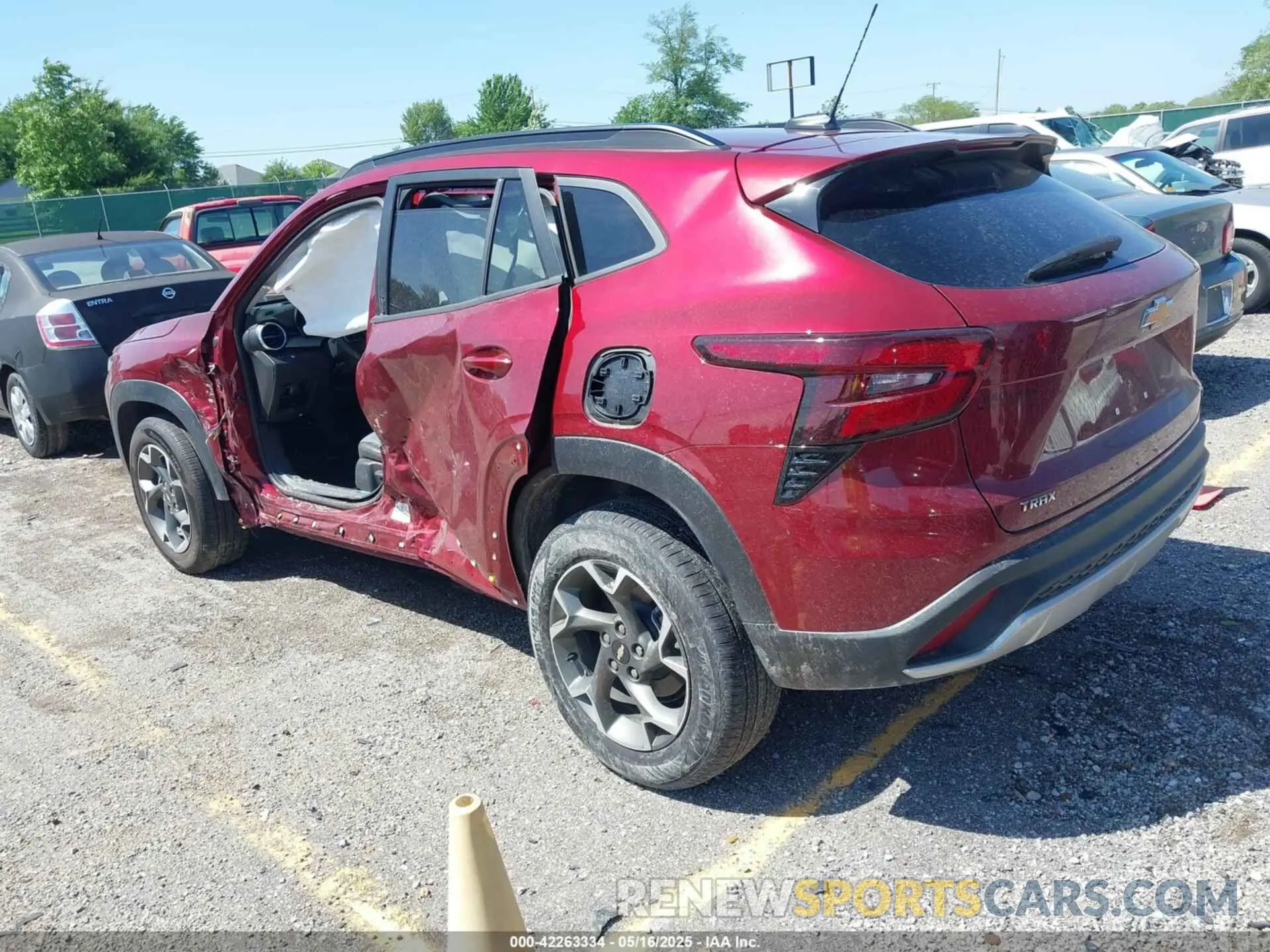 3 Photograph of a damaged car KL77LHEP7SC062309 CHEVROLET TRAX 2025