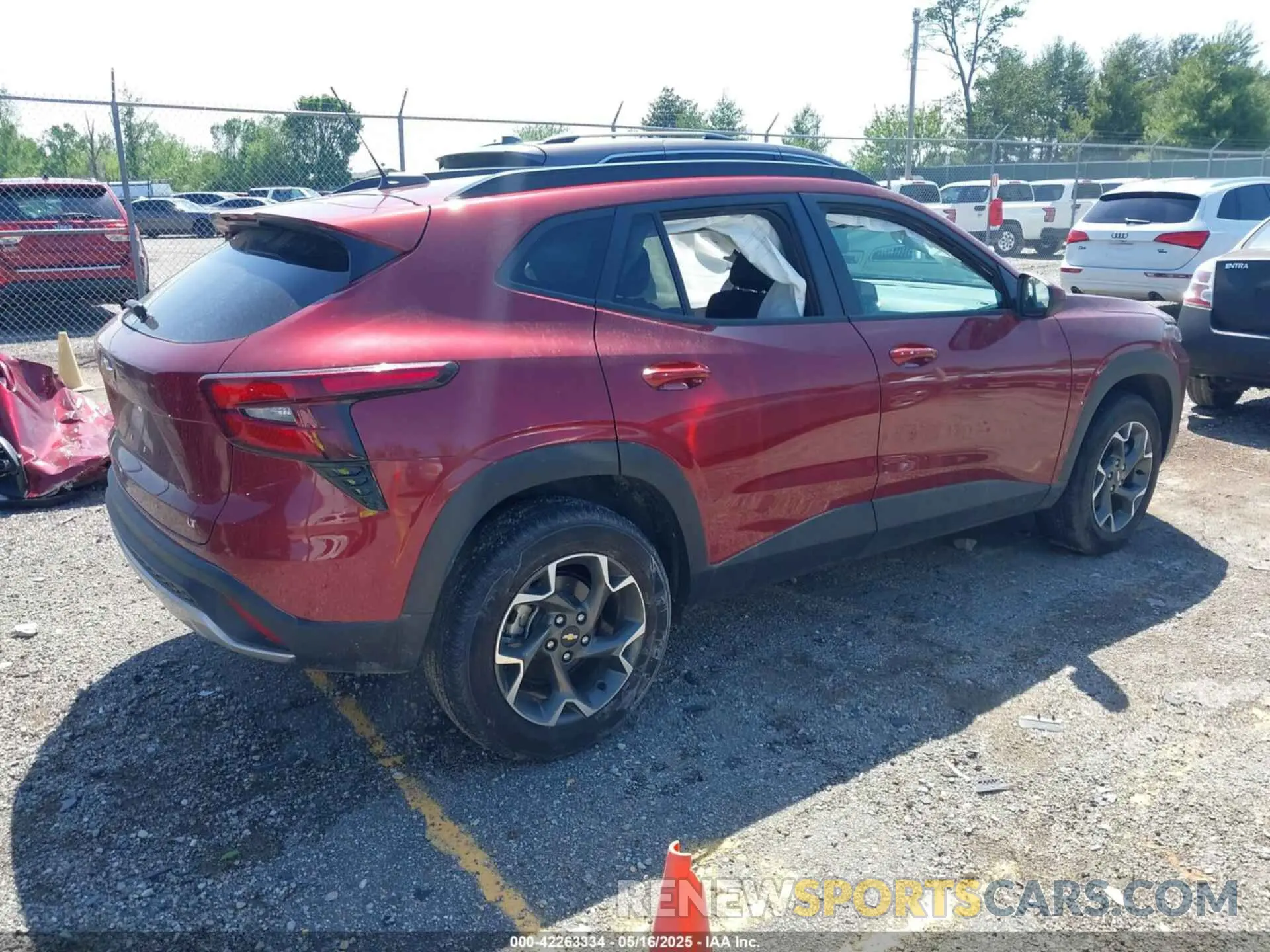 4 Photograph of a damaged car KL77LHEP7SC062309 CHEVROLET TRAX 2025
