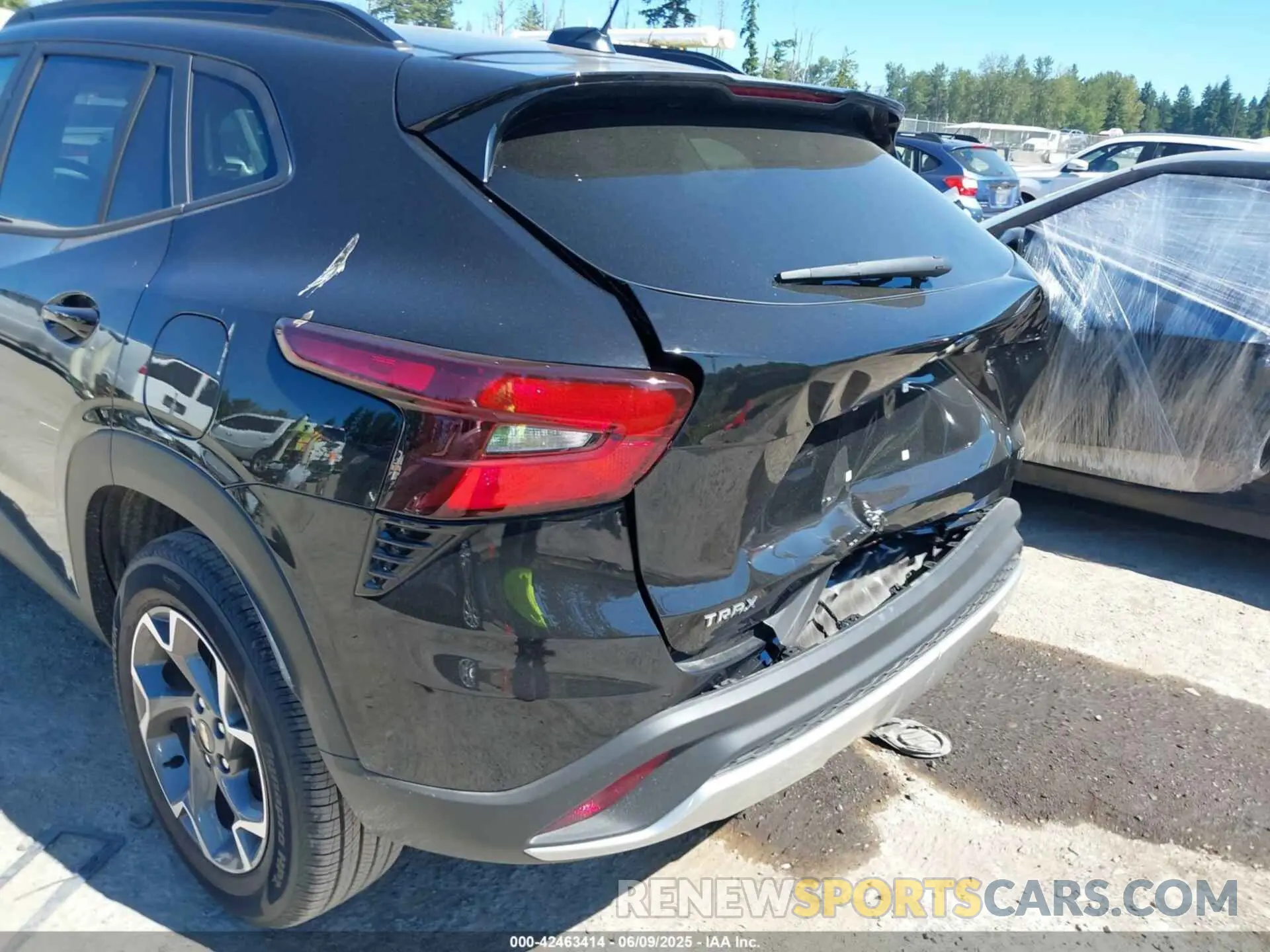 18 Photograph of a damaged car KL77LHEP7SC230479 CHEVROLET TRAX 2025