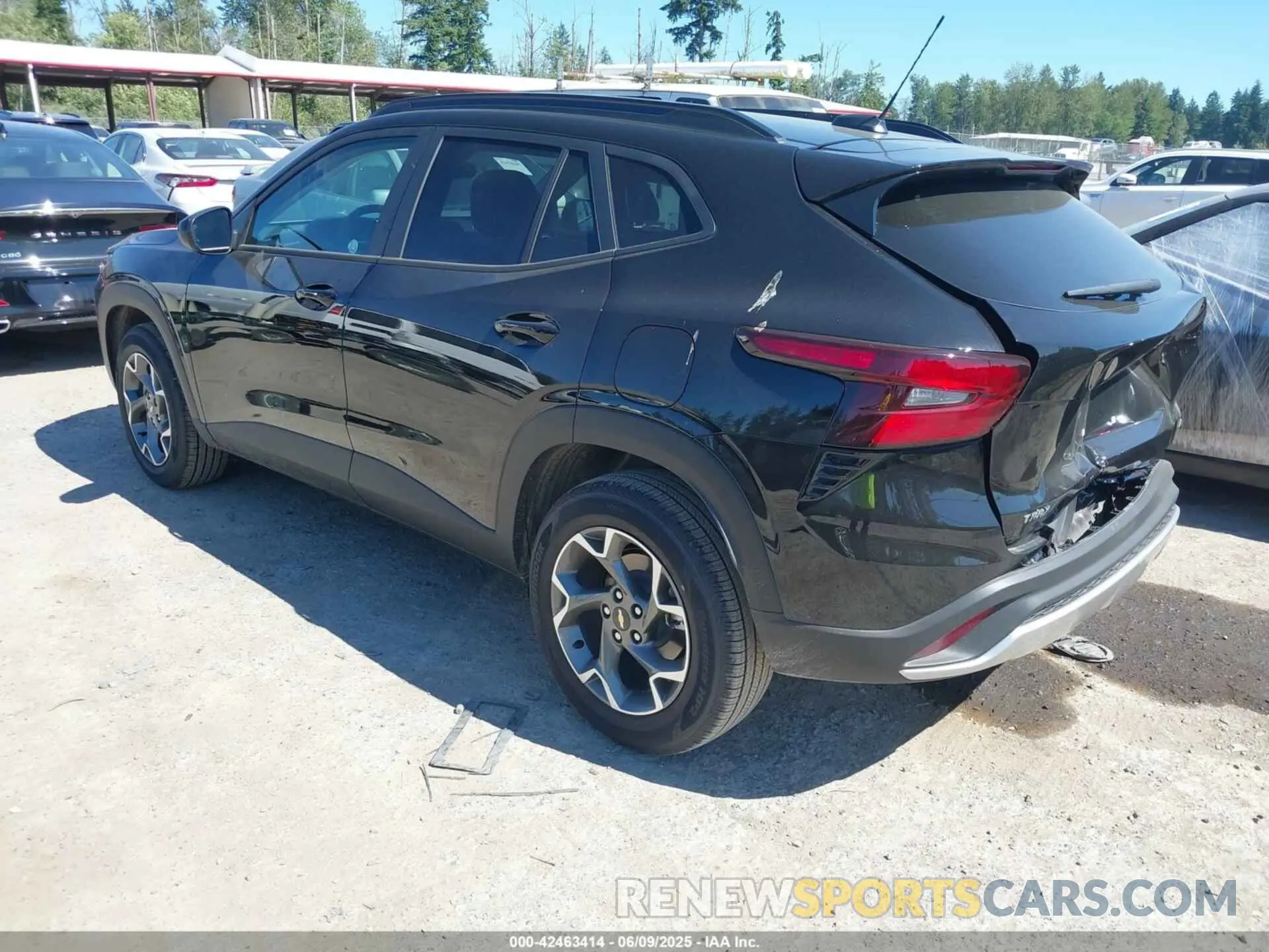 3 Photograph of a damaged car KL77LHEP7SC230479 CHEVROLET TRAX 2025