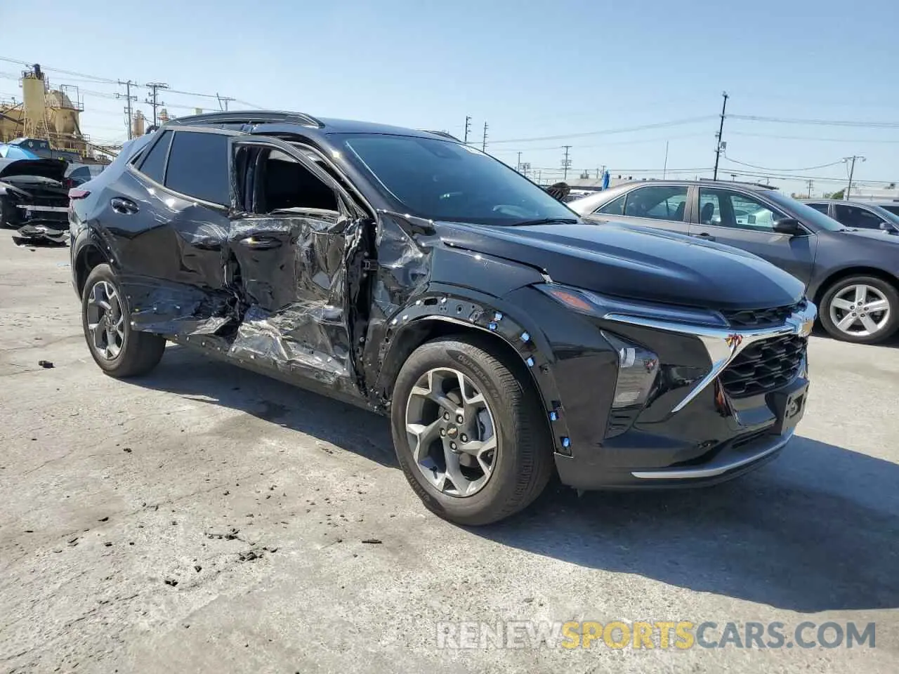 4 Photograph of a damaged car KL77LHEP8SC136370 CHEVROLET TRAX 2025