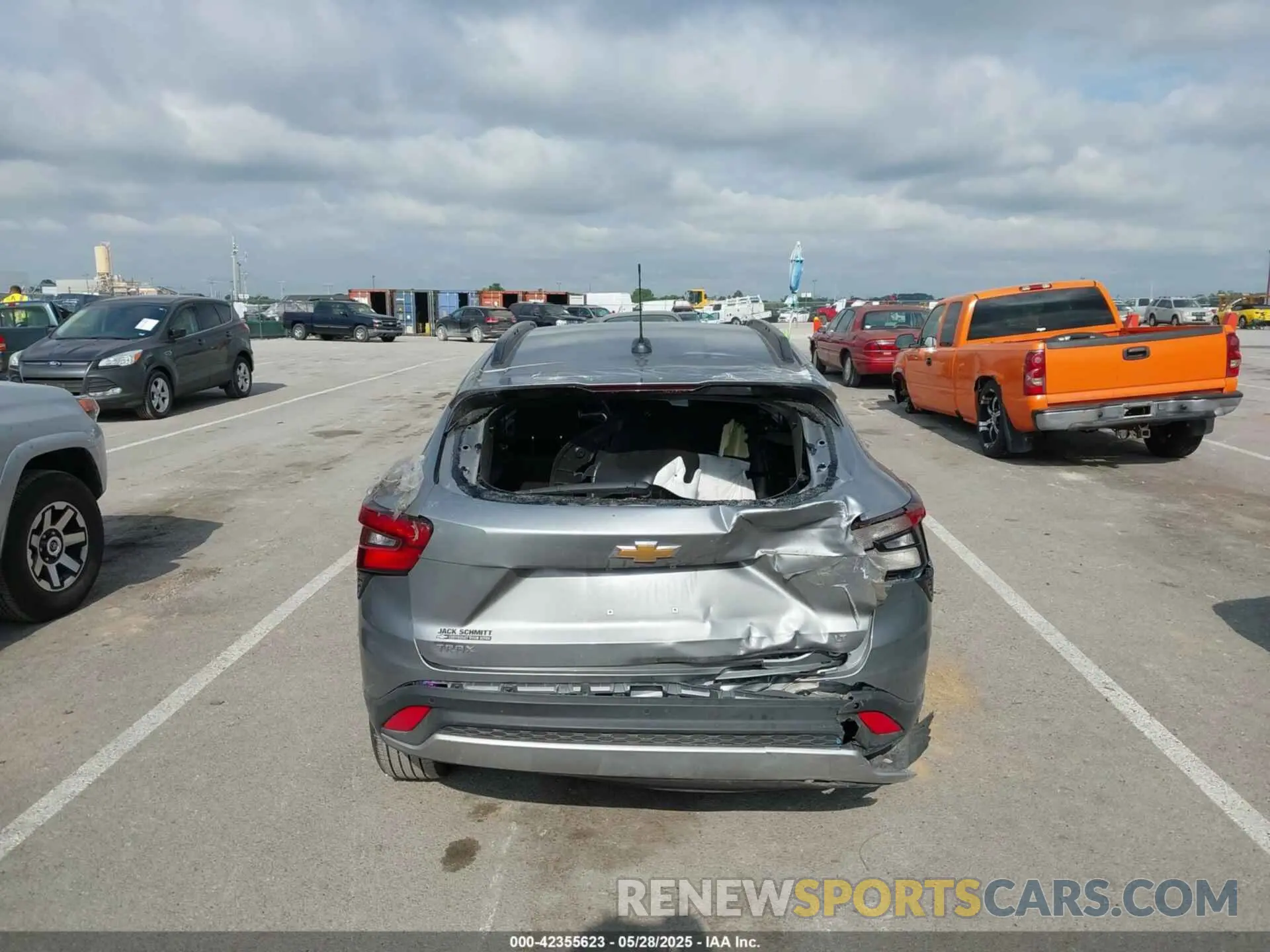 16 Photograph of a damaged car KL77LHEP8SC140192 CHEVROLET TRAX 2025