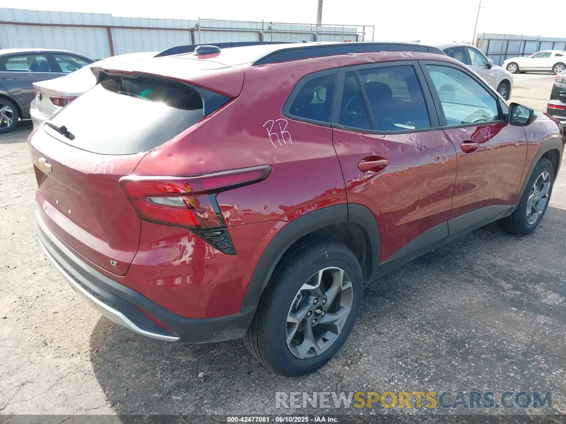 4 Photograph of a damaged car KL77LHEP8SC162533 CHEVROLET TRAX 2025