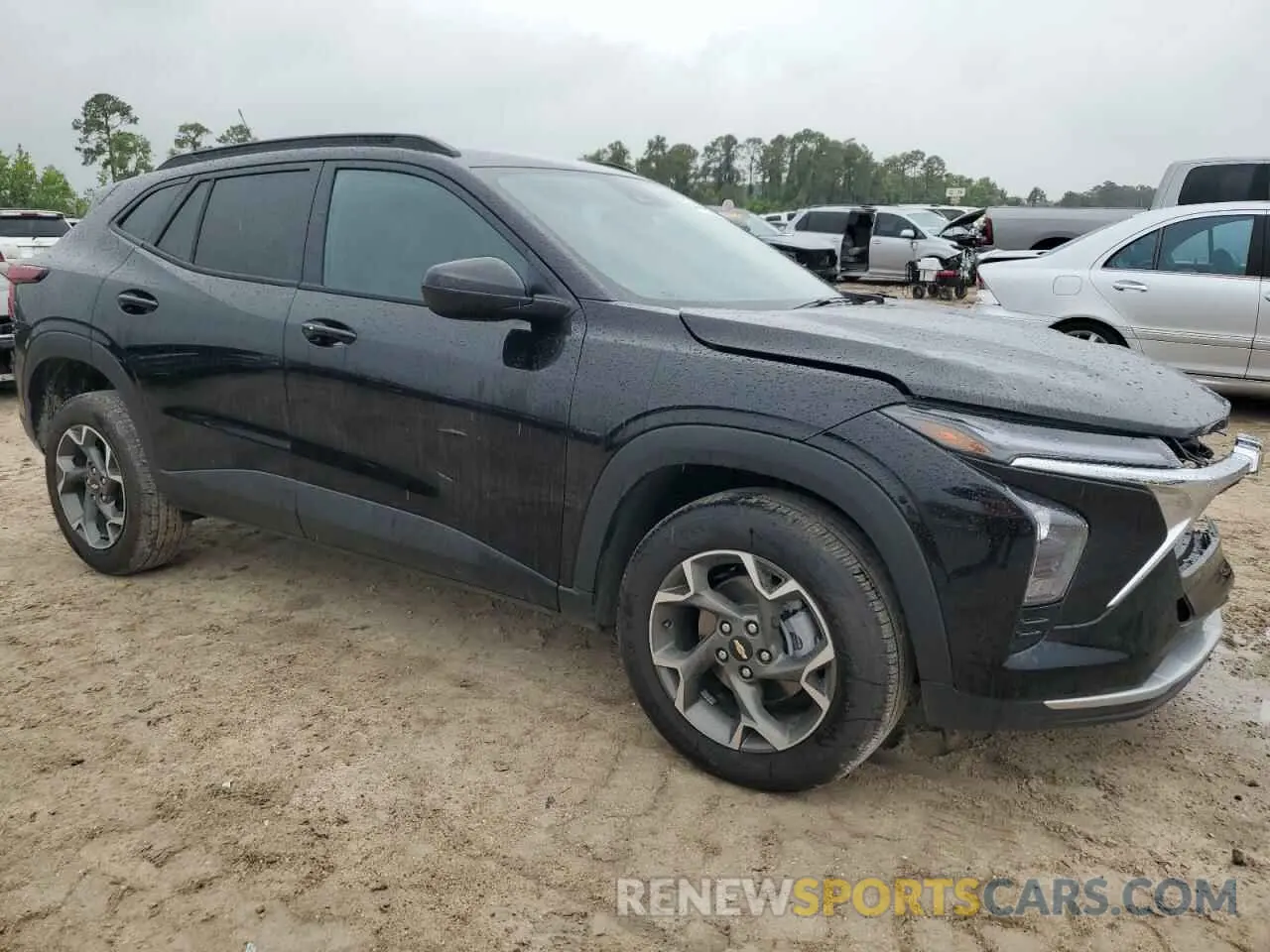 4 Photograph of a damaged car KL77LHEP9SC102793 CHEVROLET TRAX 2025