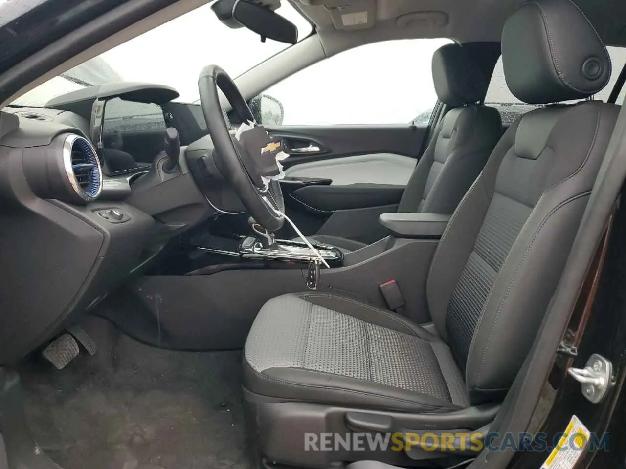 7 Photograph of a damaged car KL77LHEP9SC102793 CHEVROLET TRAX 2025