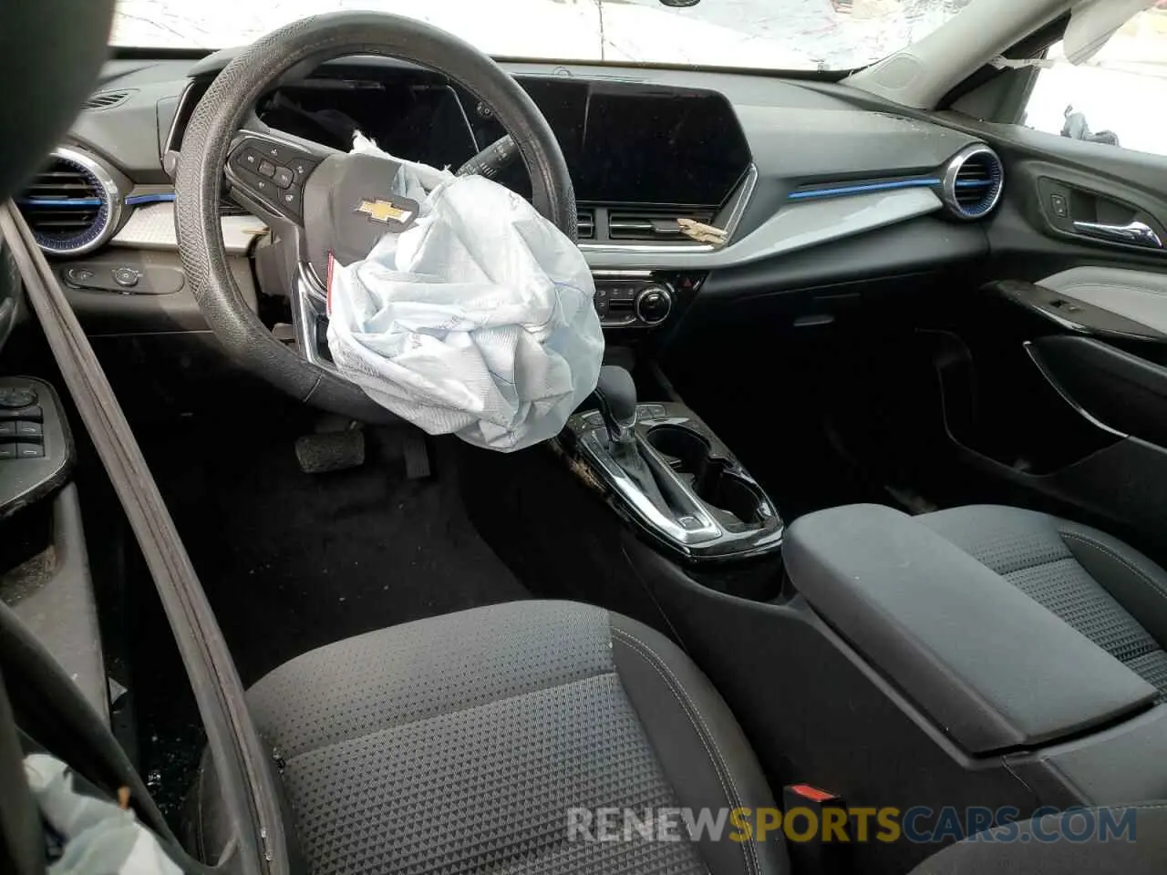 8 Photograph of a damaged car KL77LHEP9SC121179 CHEVROLET TRAX 2025