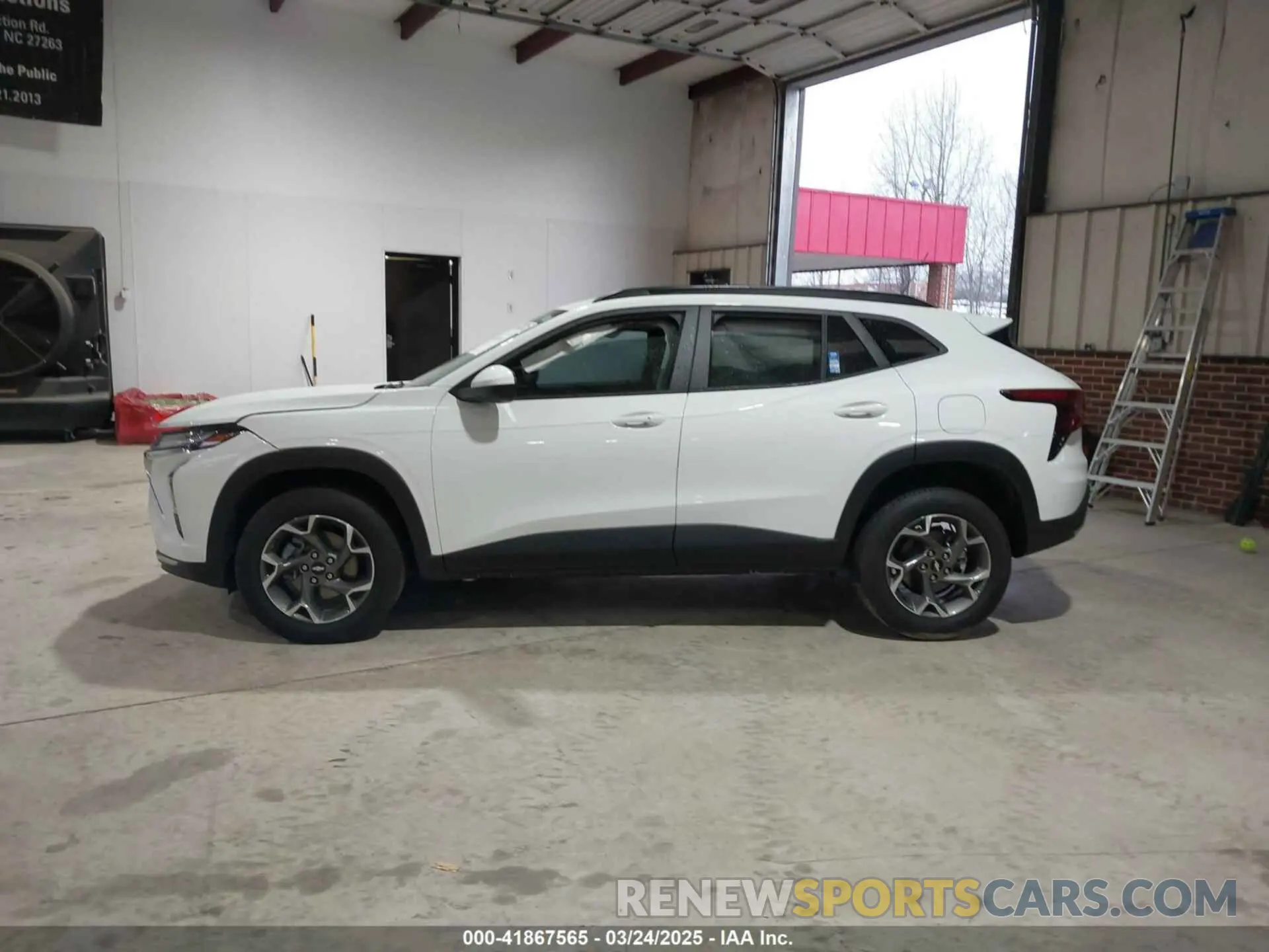 13 Photograph of a damaged car KL77LHEP9SC138564 CHEVROLET TRAX 2025