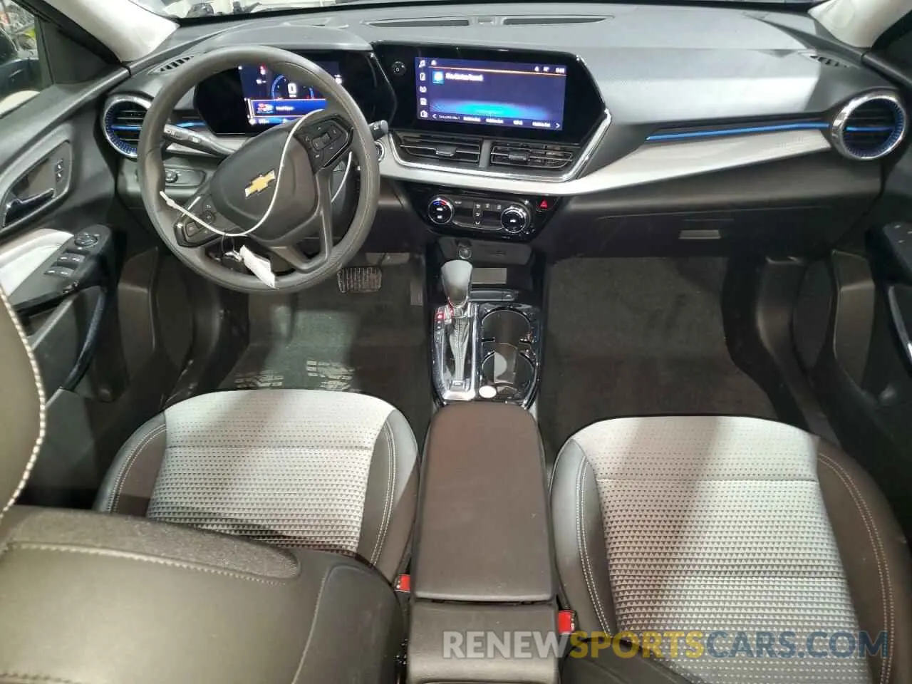 8 Photograph of a damaged car KL77LHEP9SC145093 CHEVROLET TRAX 2025