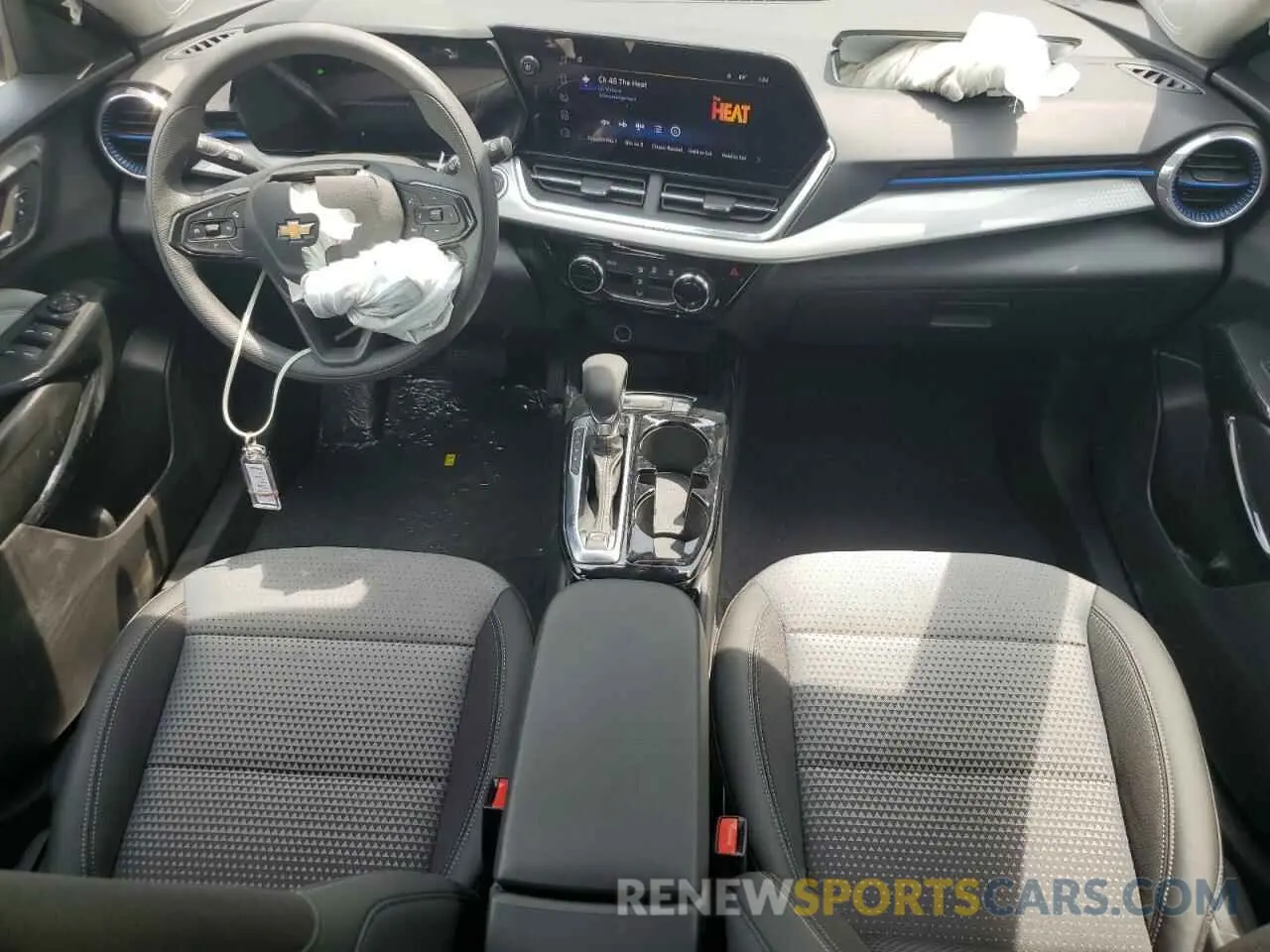 8 Photograph of a damaged car KL77LHEP9SC203008 CHEVROLET TRAX 2025