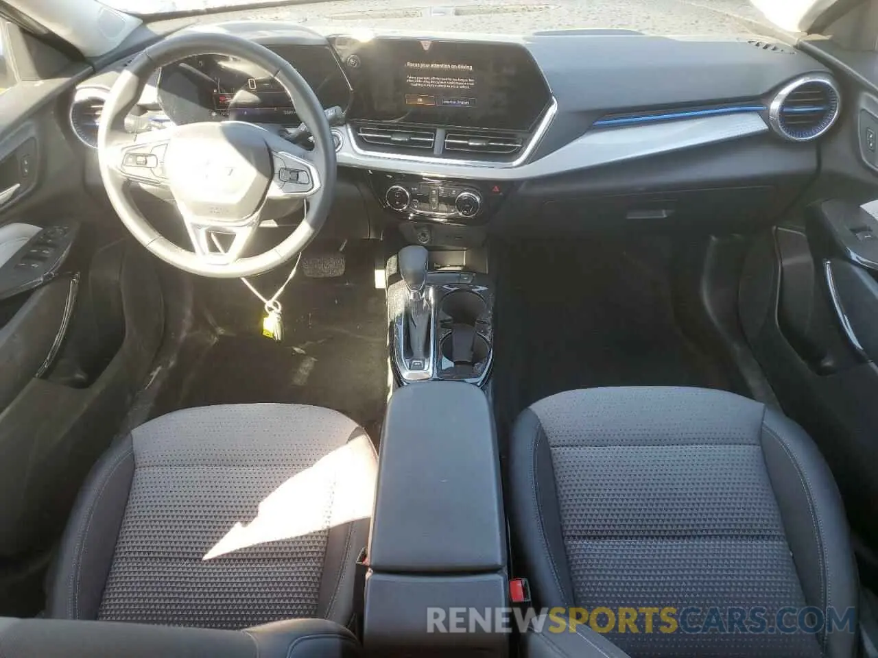 8 Photograph of a damaged car KL77LHEPXSC004940 CHEVROLET TRAX 2025