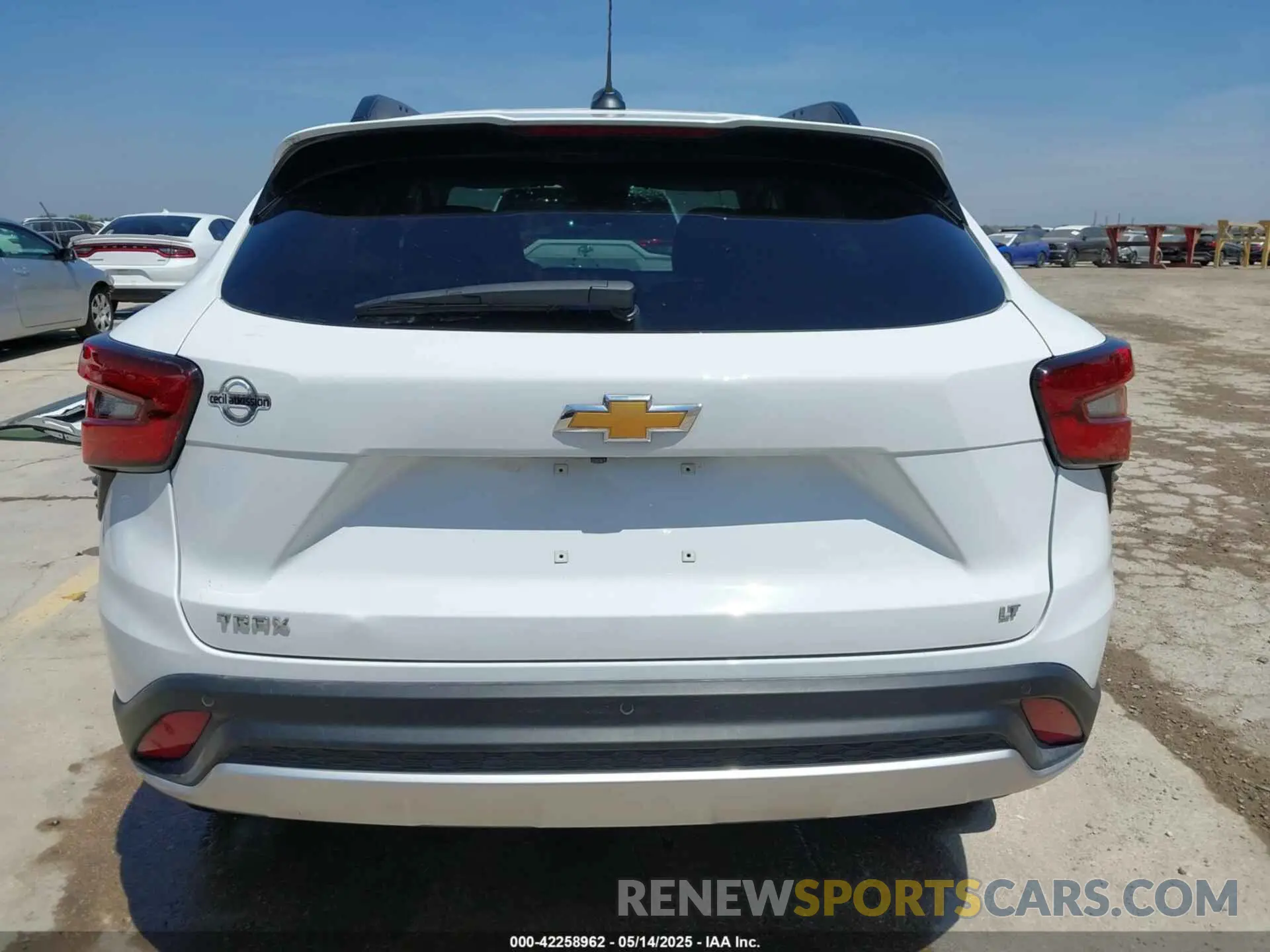 16 Photograph of a damaged car KL77LHEPXSC008292 CHEVROLET TRAX 2025