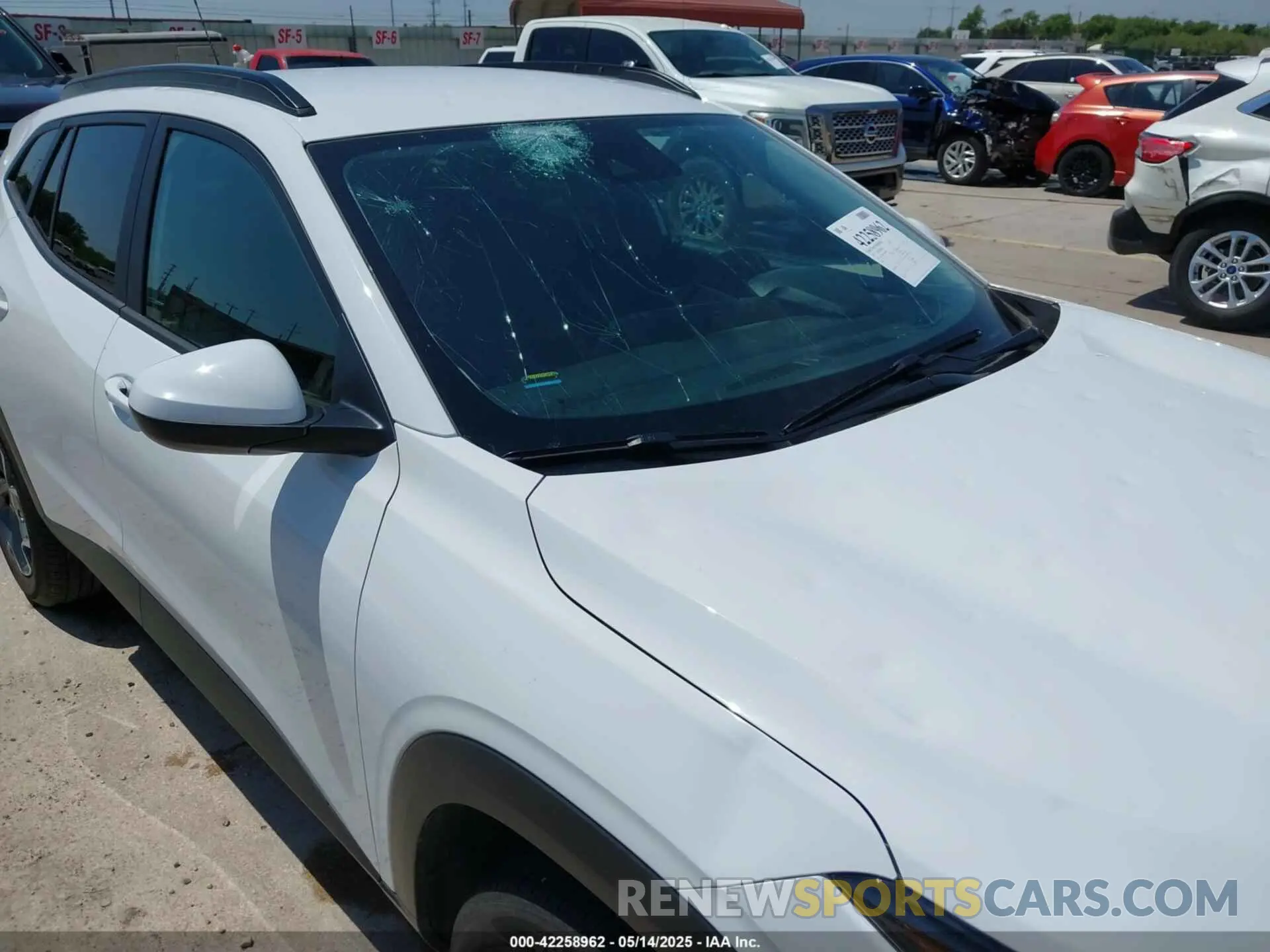 17 Photograph of a damaged car KL77LHEPXSC008292 CHEVROLET TRAX 2025