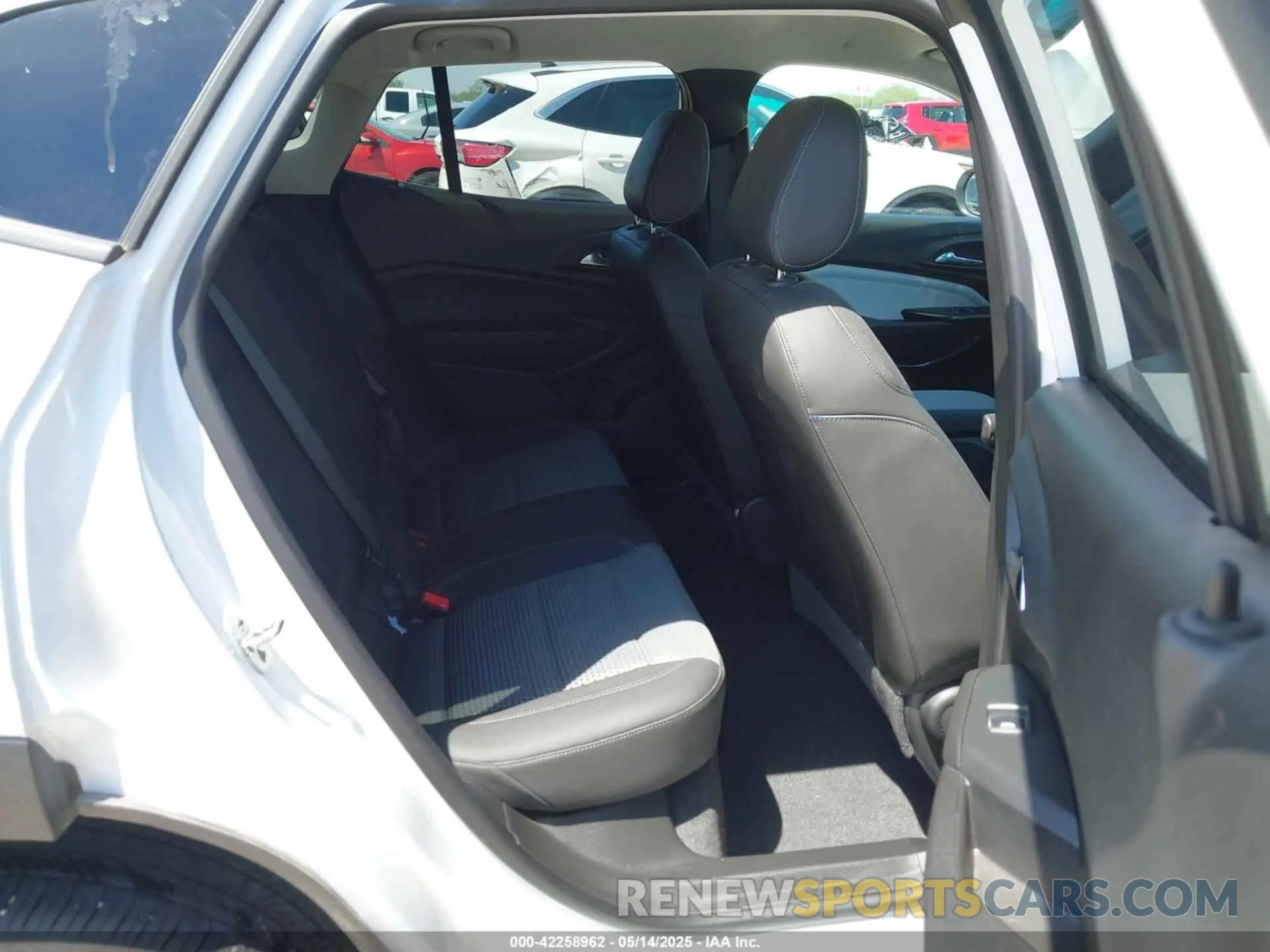 8 Photograph of a damaged car KL77LHEPXSC008292 CHEVROLET TRAX 2025